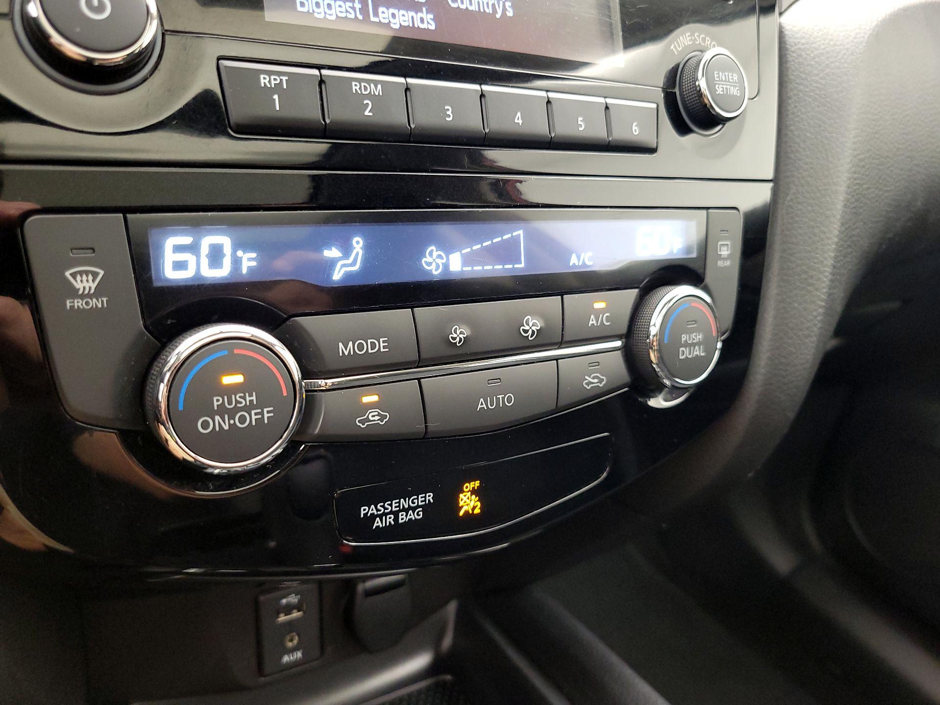 Thumbnail: 2016 Nissan Rogue - 16