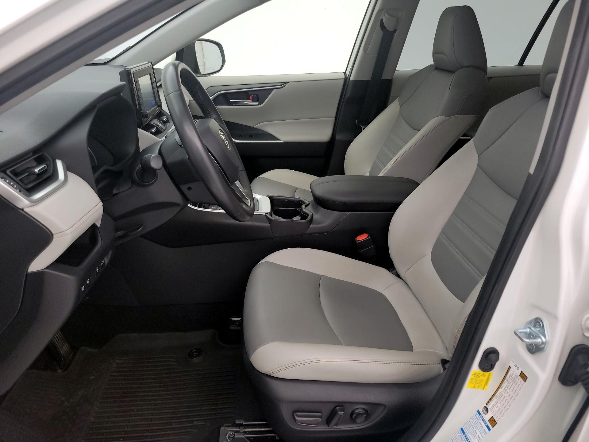 Thumbnail: 2021 Toyota RAV4 - 11