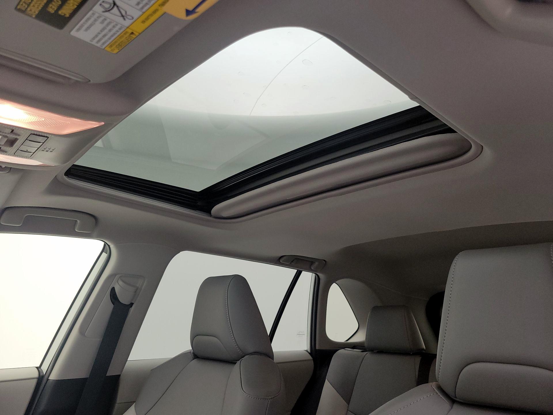 Thumbnail: 2021 Toyota RAV4 - 19