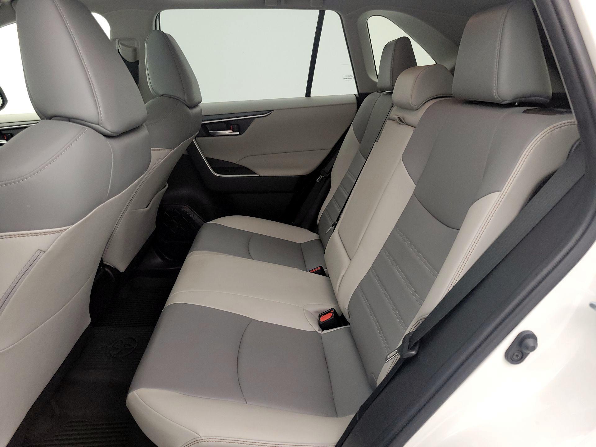 Thumbnail: 2021 Toyota RAV4 - 20