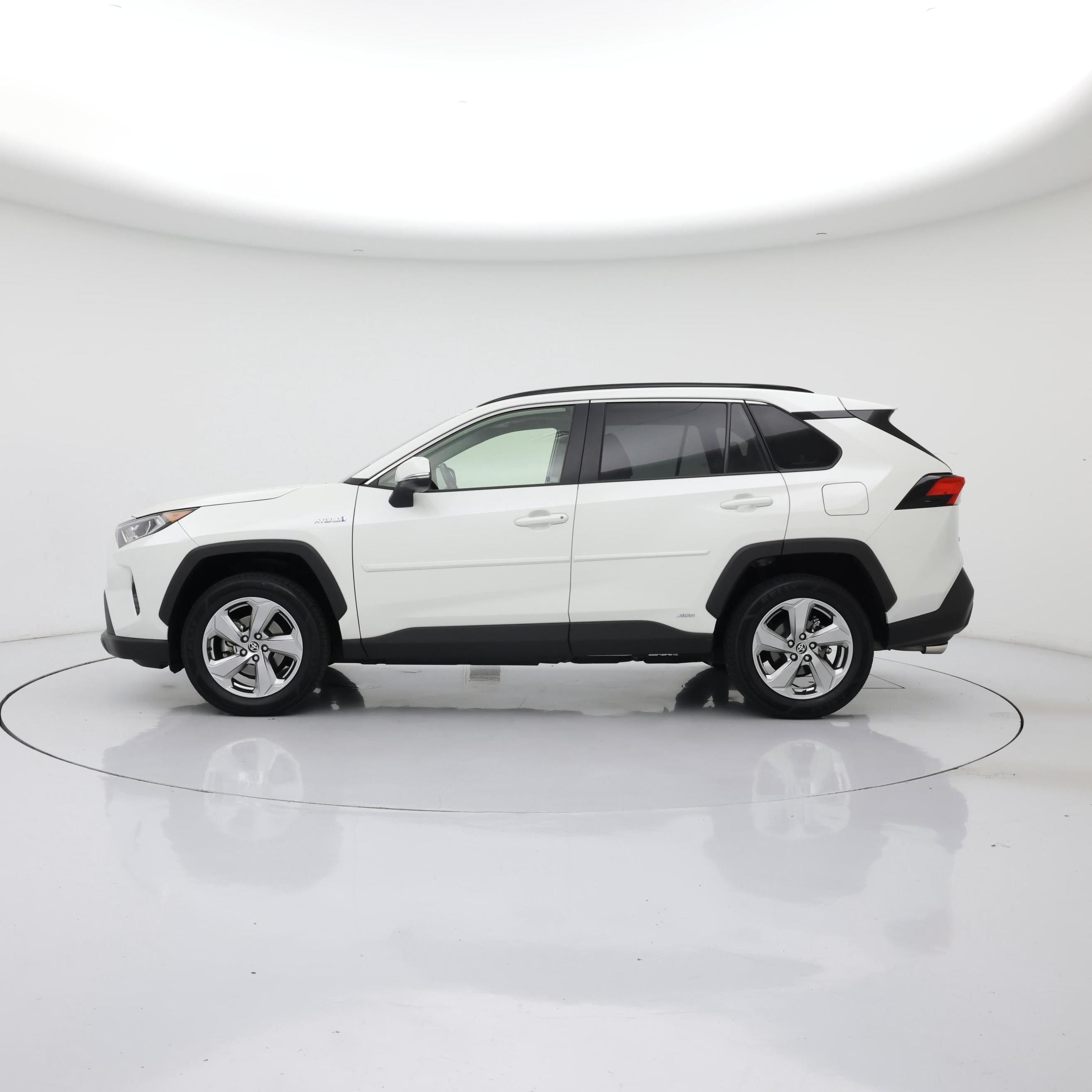 Thumbnail: 2021 Toyota RAV4 - 3