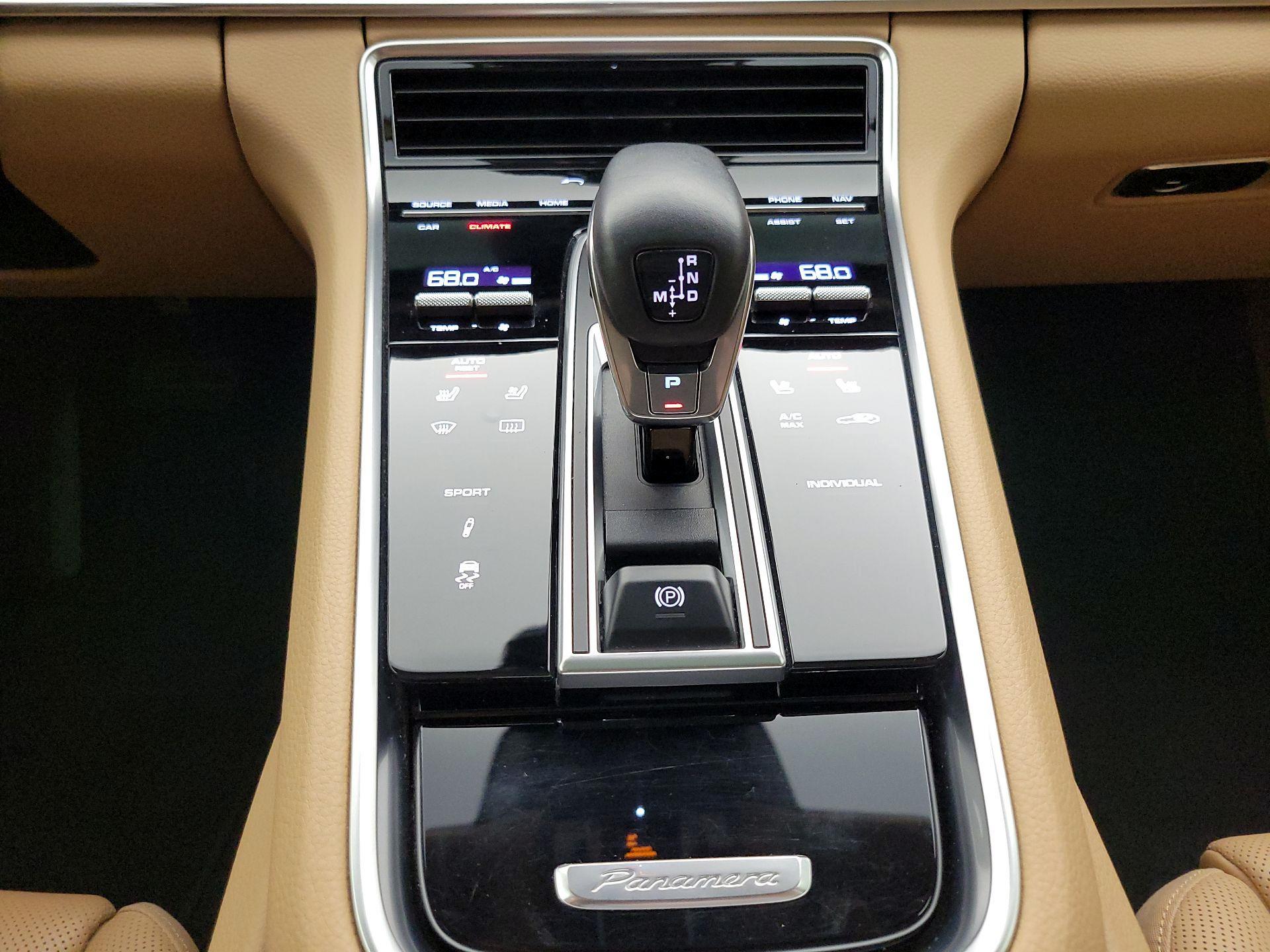 Thumbnail: 2018 Porsche Panamera - 18
