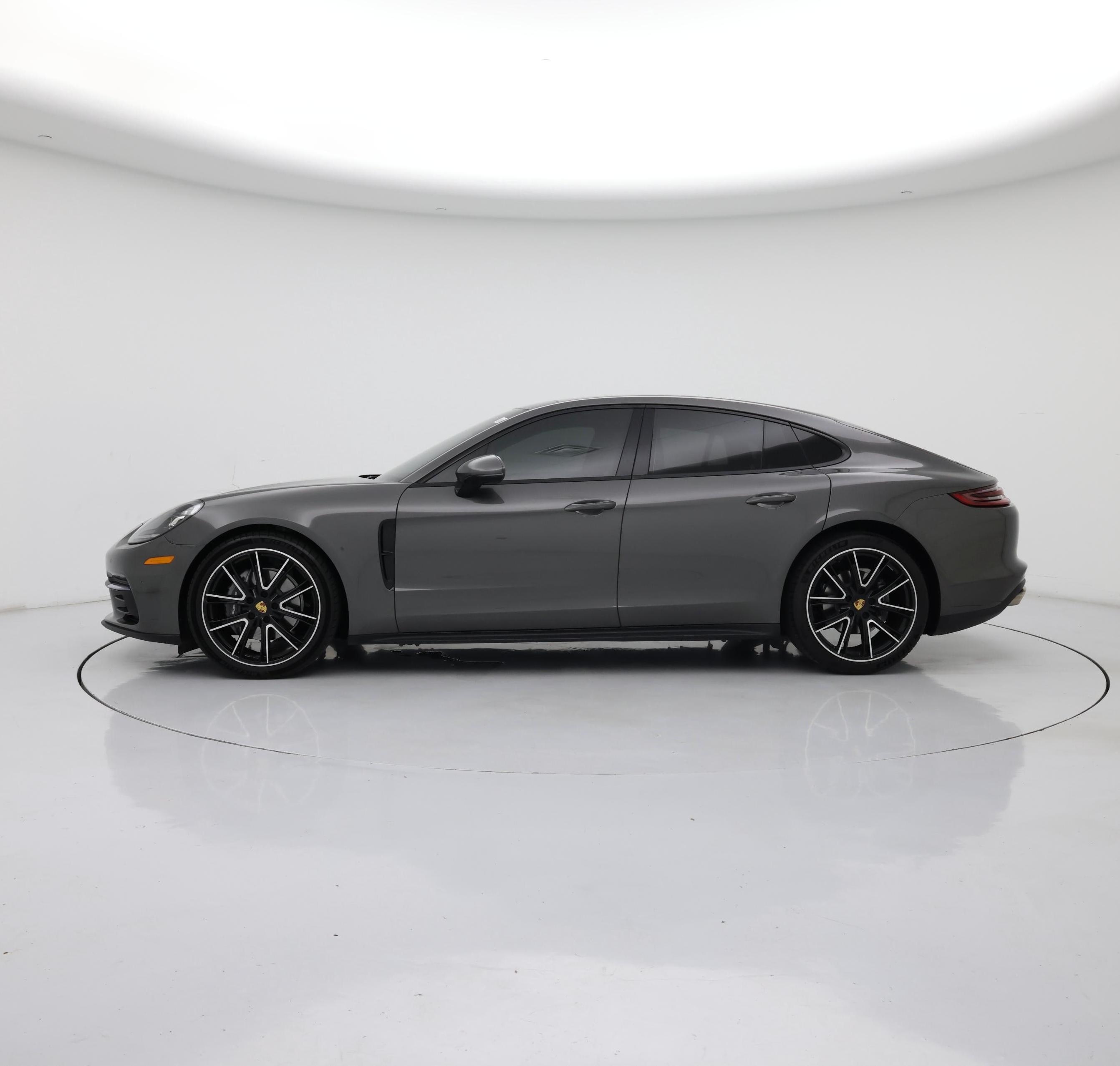 Thumbnail: 2018 Porsche Panamera - 3