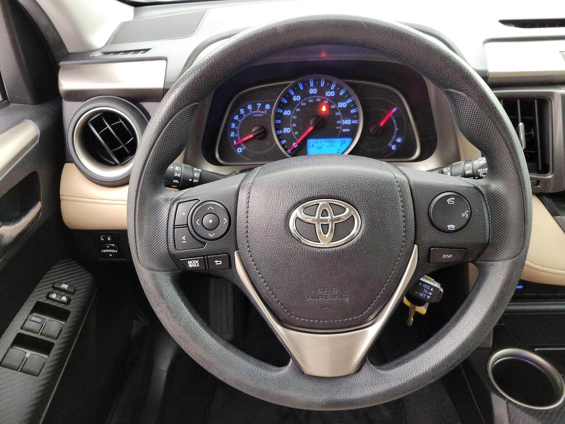 Thumbnail: 2015 Toyota RAV4 - 10