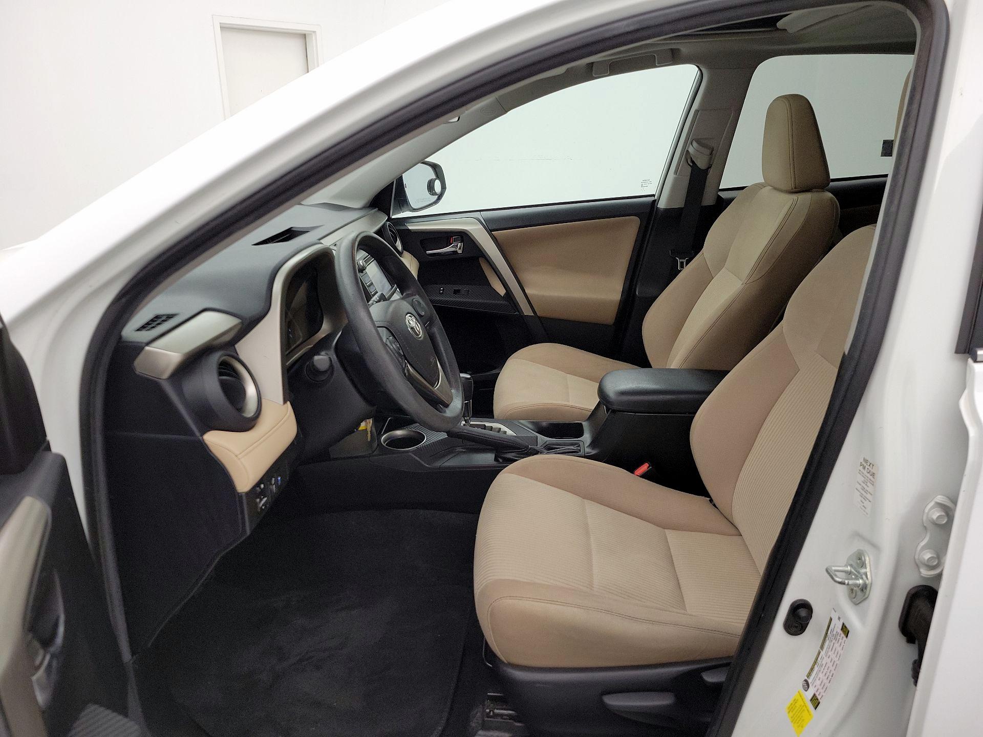 Thumbnail: 2015 Toyota RAV4 - 11