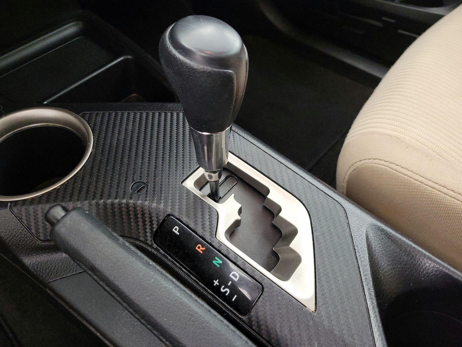 Thumbnail: 2015 Toyota RAV4 - 17