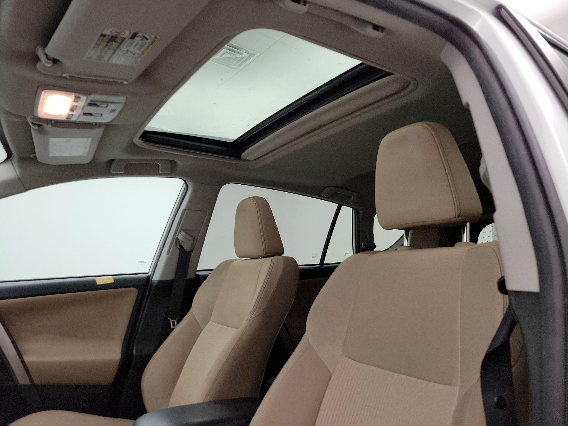 Thumbnail: 2015 Toyota RAV4 - 19