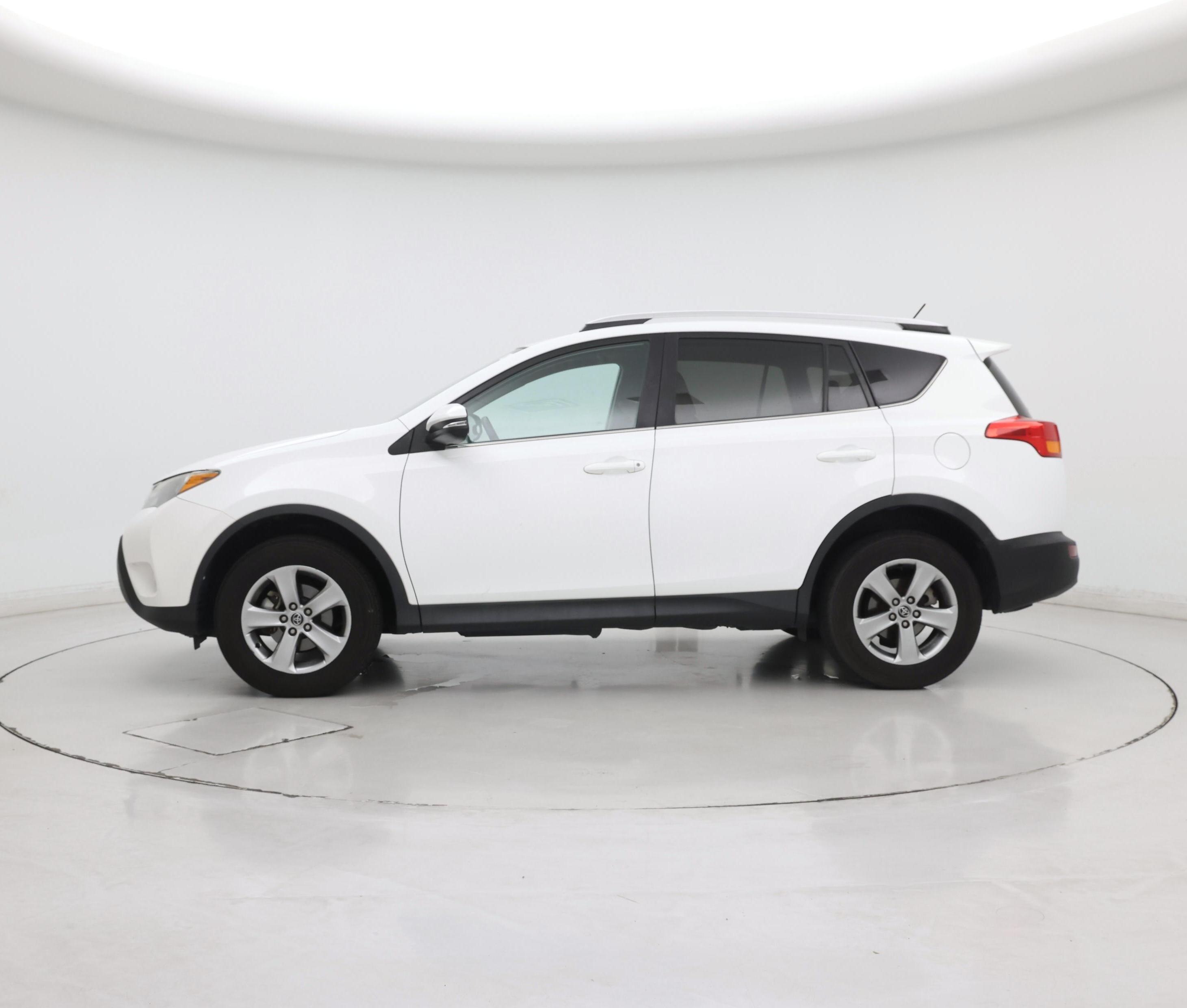 Thumbnail: 2015 Toyota RAV4 - 3