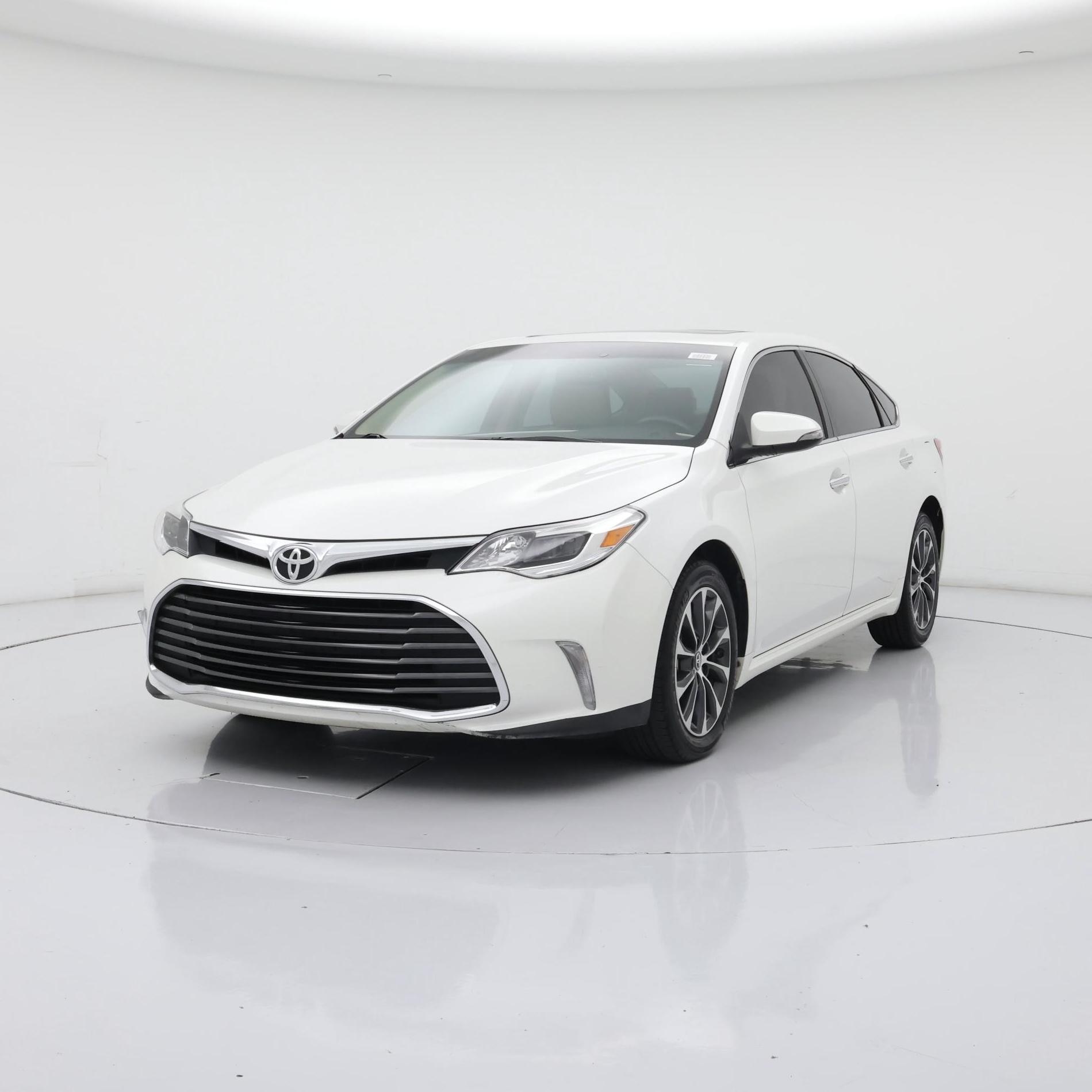 Thumbnail: 2016 Toyota Avalon - 4