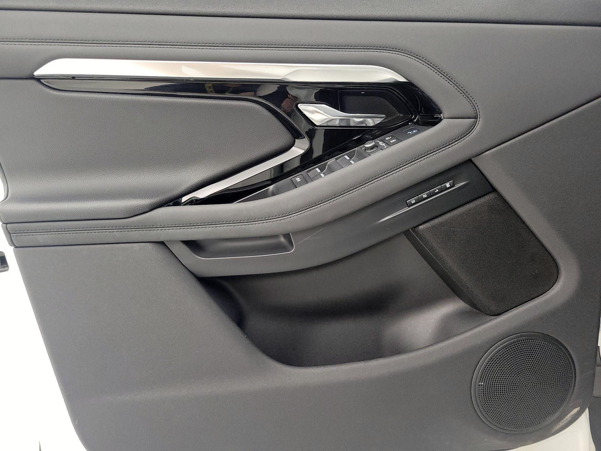 Thumbnail: 2021 Land Rover Range Rover Evoque - 12