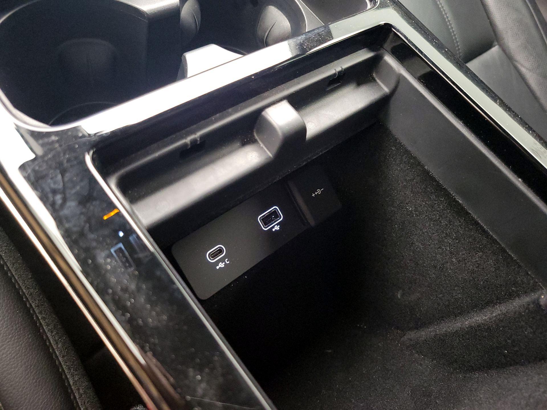 Thumbnail: 2021 Land Rover Range Rover Evoque - 19