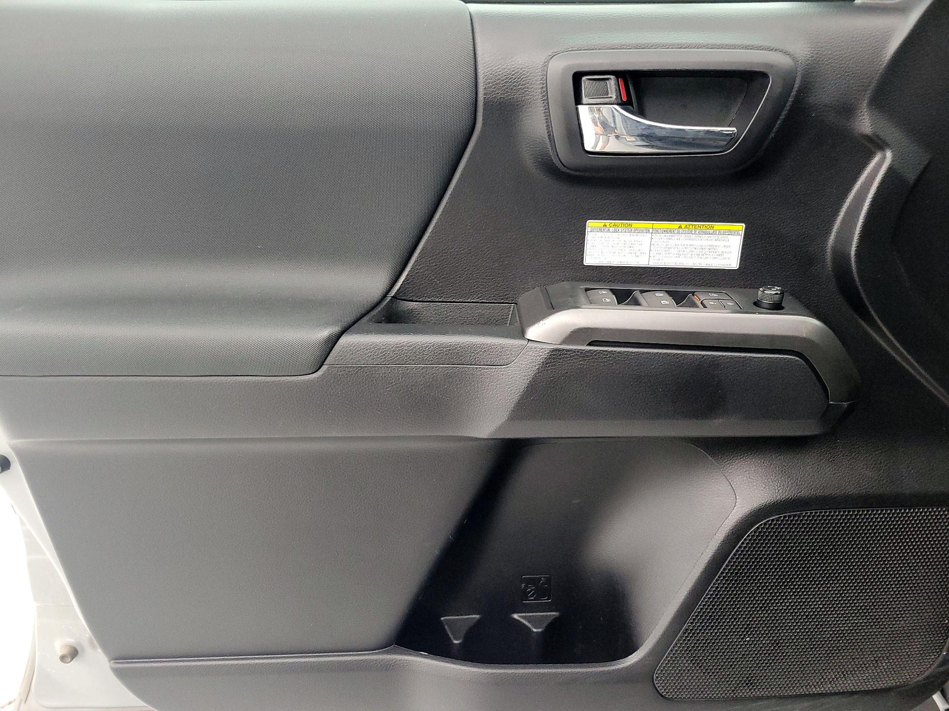 Thumbnail: 2020 Toyota Tacoma - 12