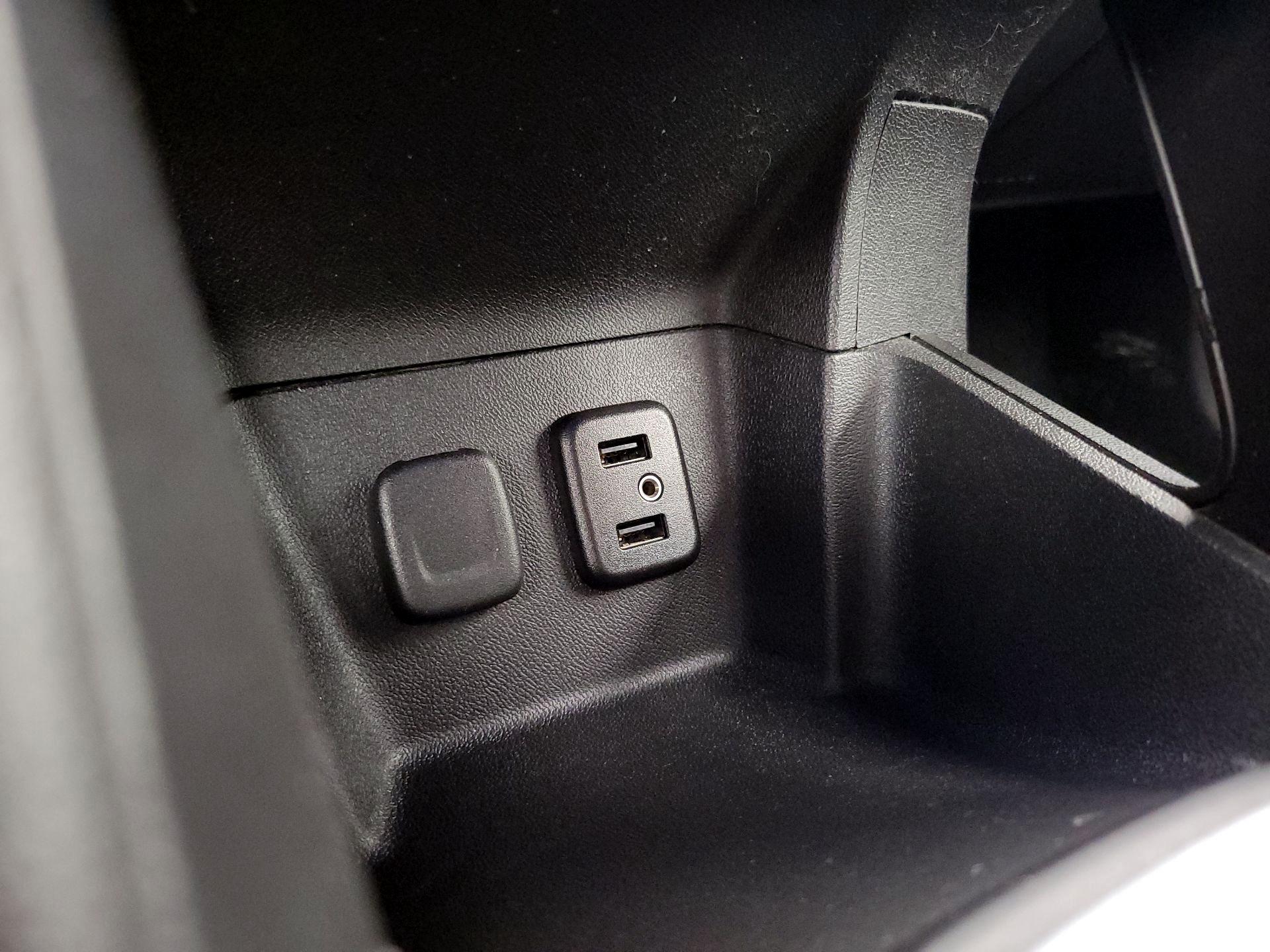Thumbnail: 2016 Chevrolet Volt - 19