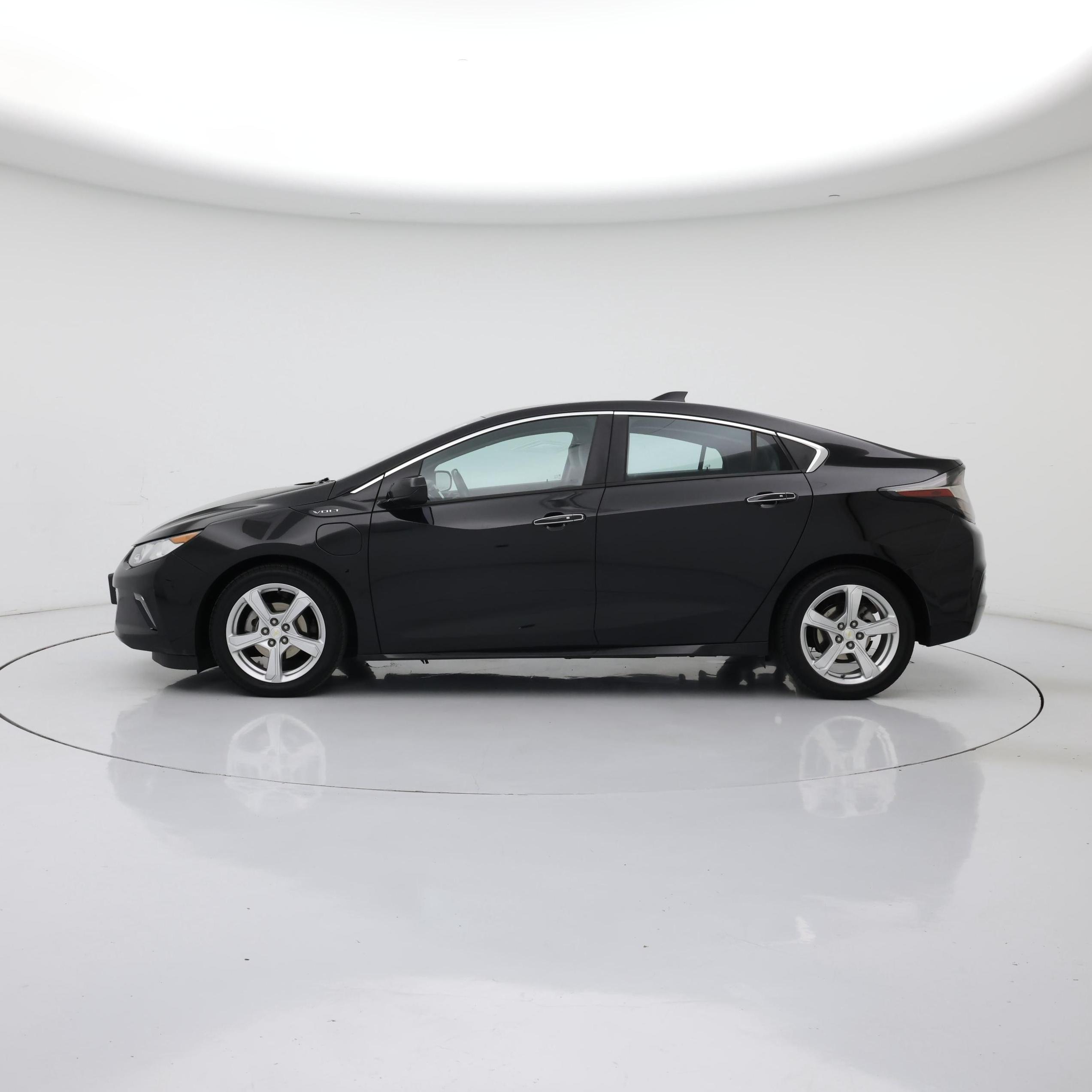 Thumbnail: 2016 Chevrolet Volt - 3