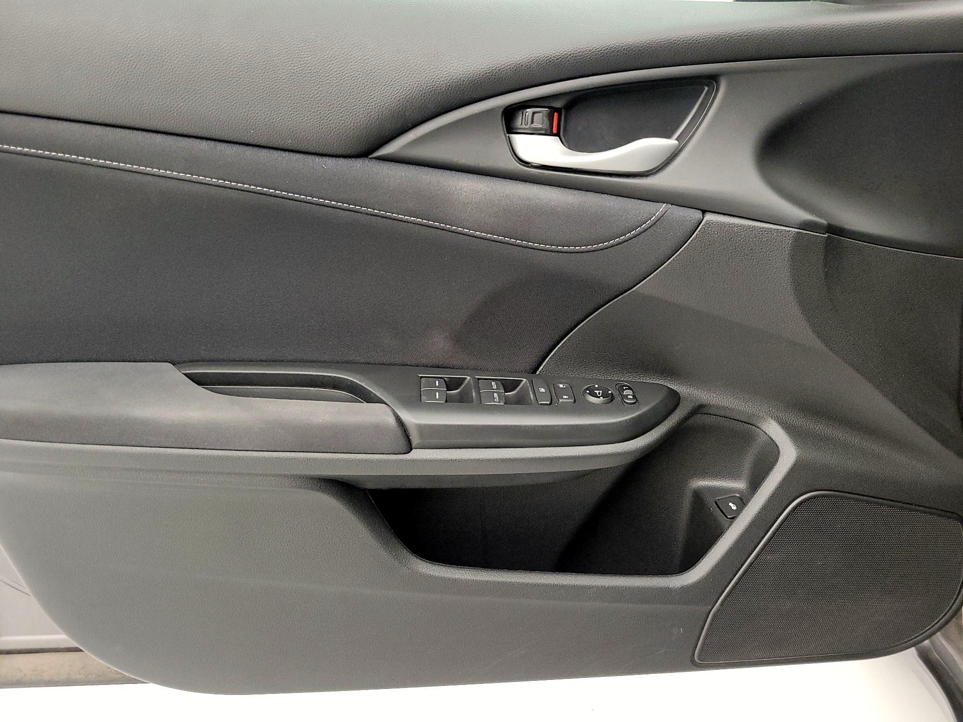 Thumbnail: 2019 Honda Insight - 12