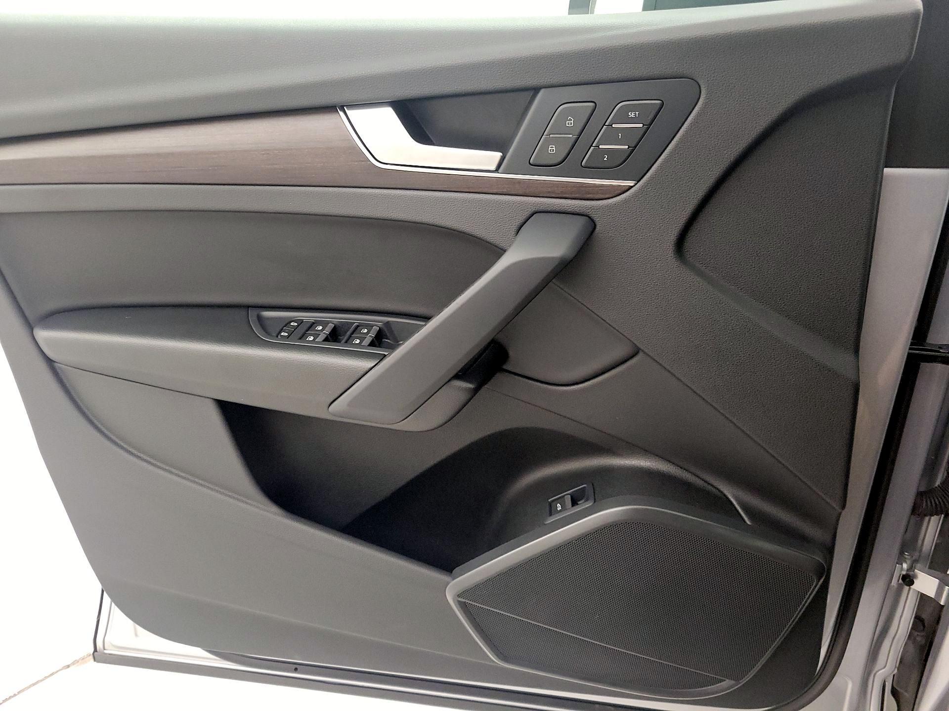 Thumbnail: 2021 Audi Q5 - 12