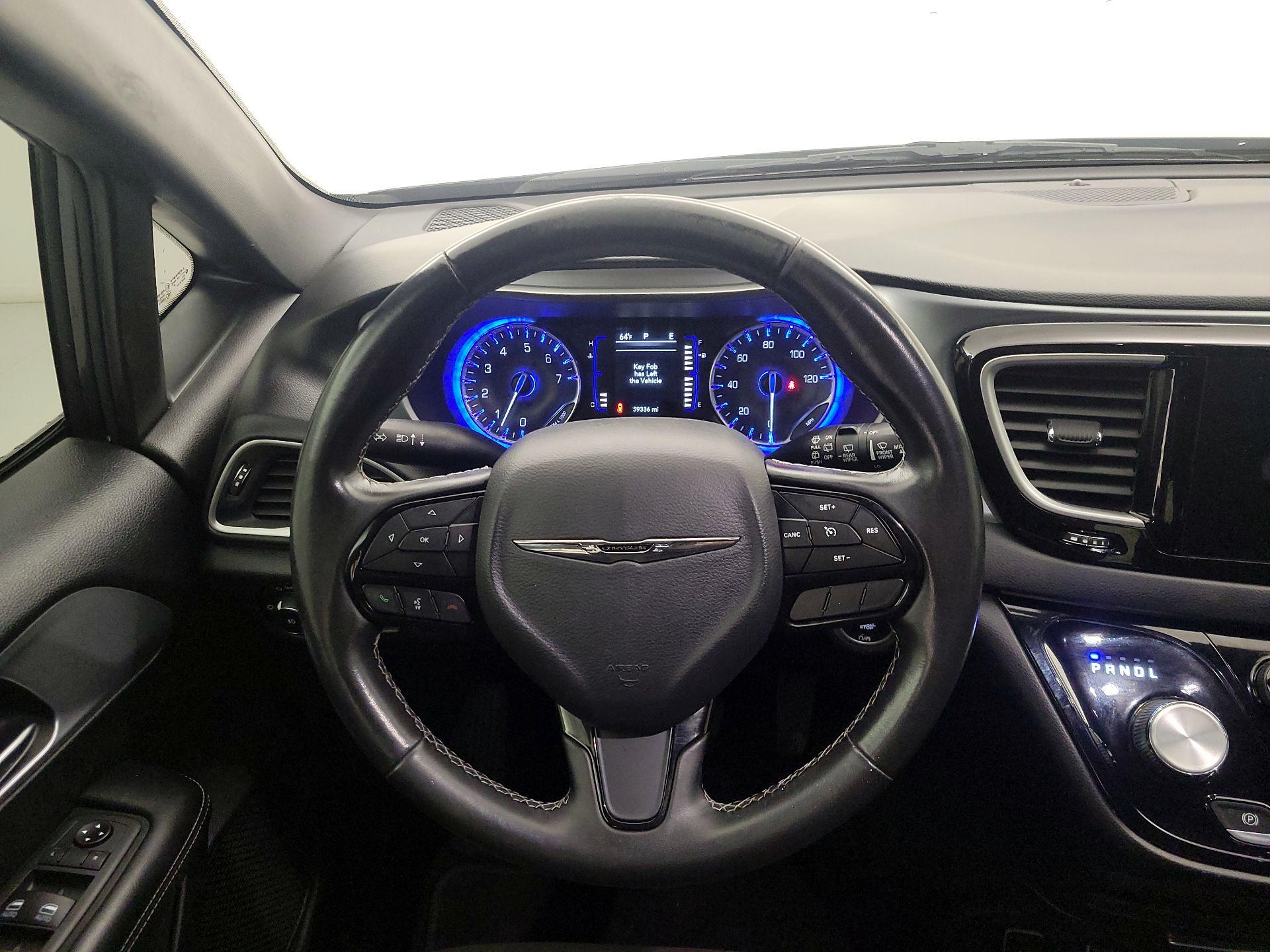 Thumbnail: 2020 Chrysler Pacifica - 10
