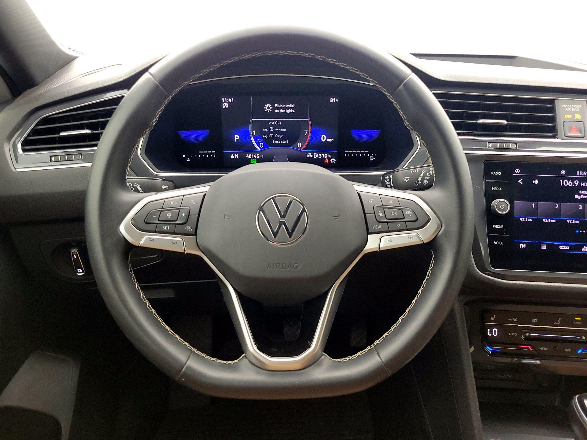 Thumbnail: 2022 Volkswagen Tiguan - 10
