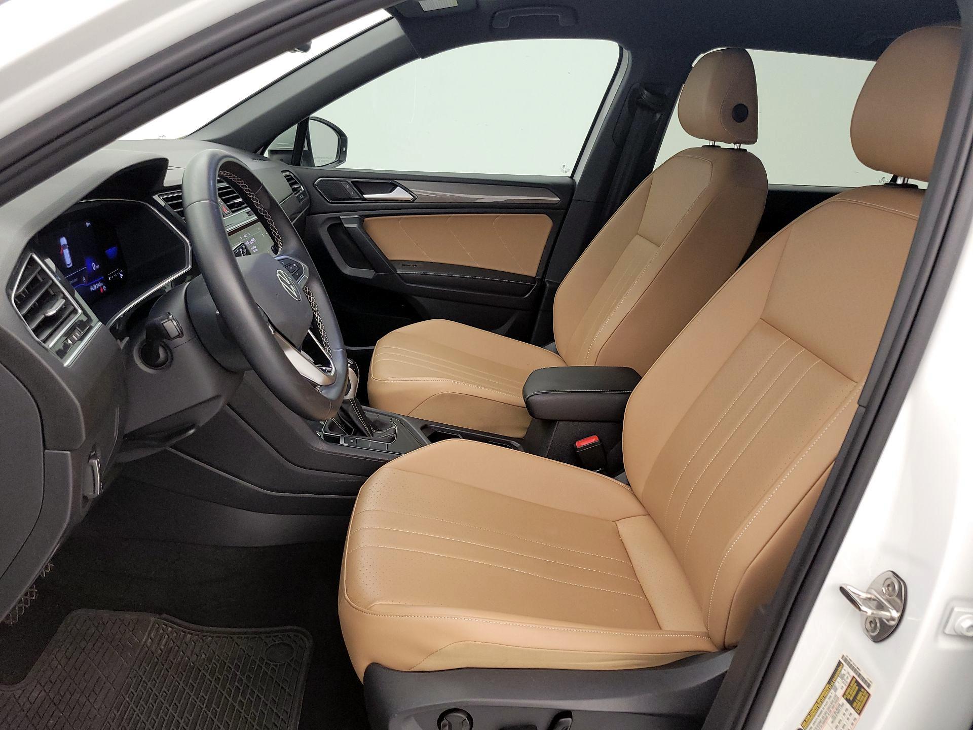 Thumbnail: 2022 Volkswagen Tiguan - 11