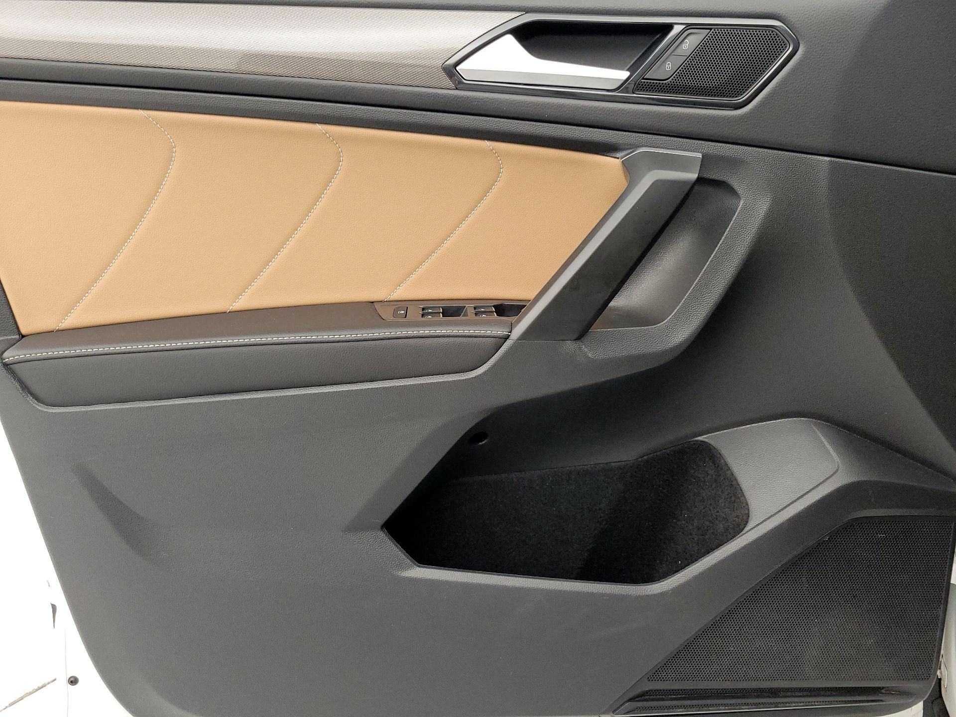 Thumbnail: 2022 Volkswagen Tiguan - 12