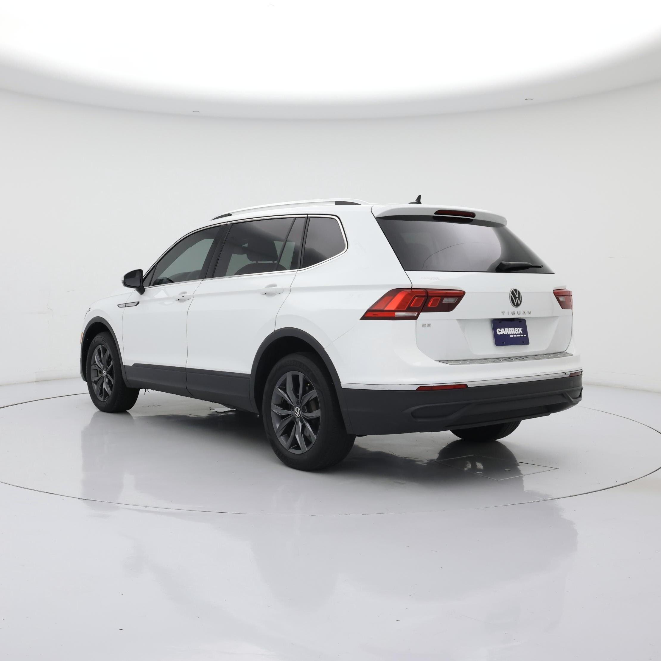 Thumbnail: 2022 Volkswagen Tiguan - 2