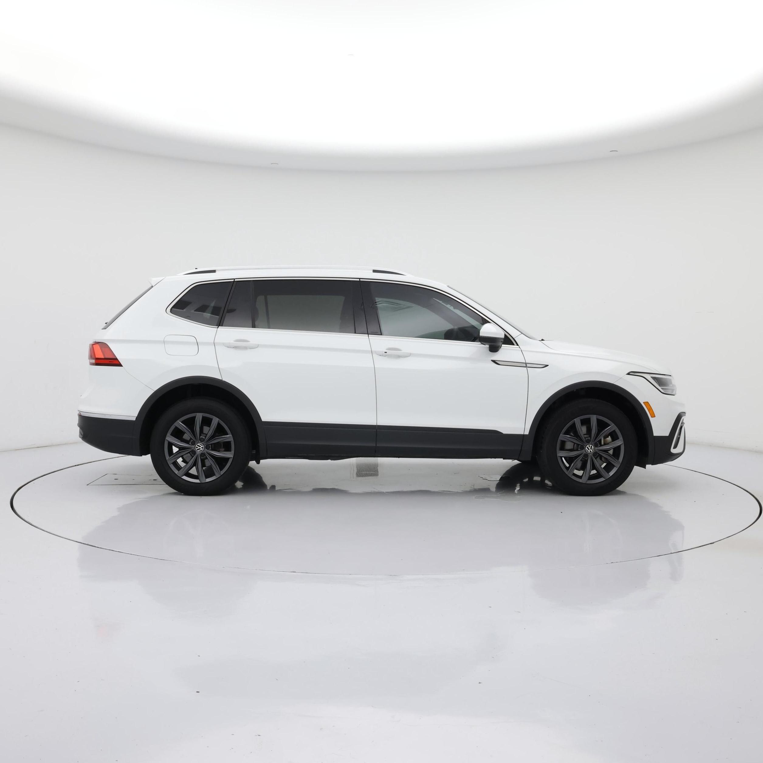 Thumbnail: 2022 Volkswagen Tiguan - 7