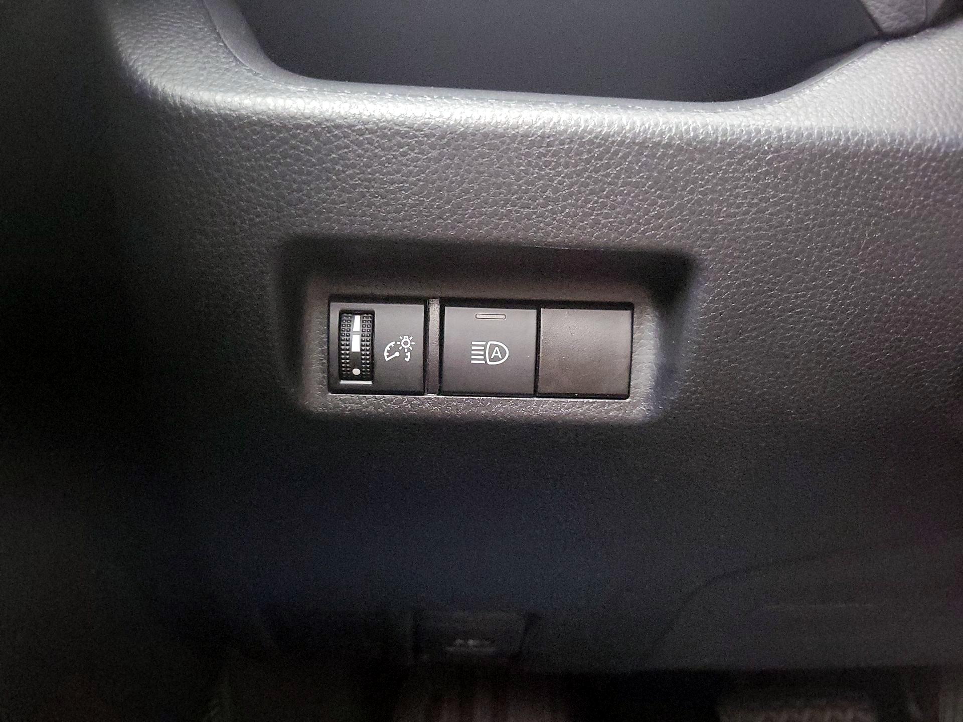 Thumbnail: 2021 Toyota RAV4 - 13