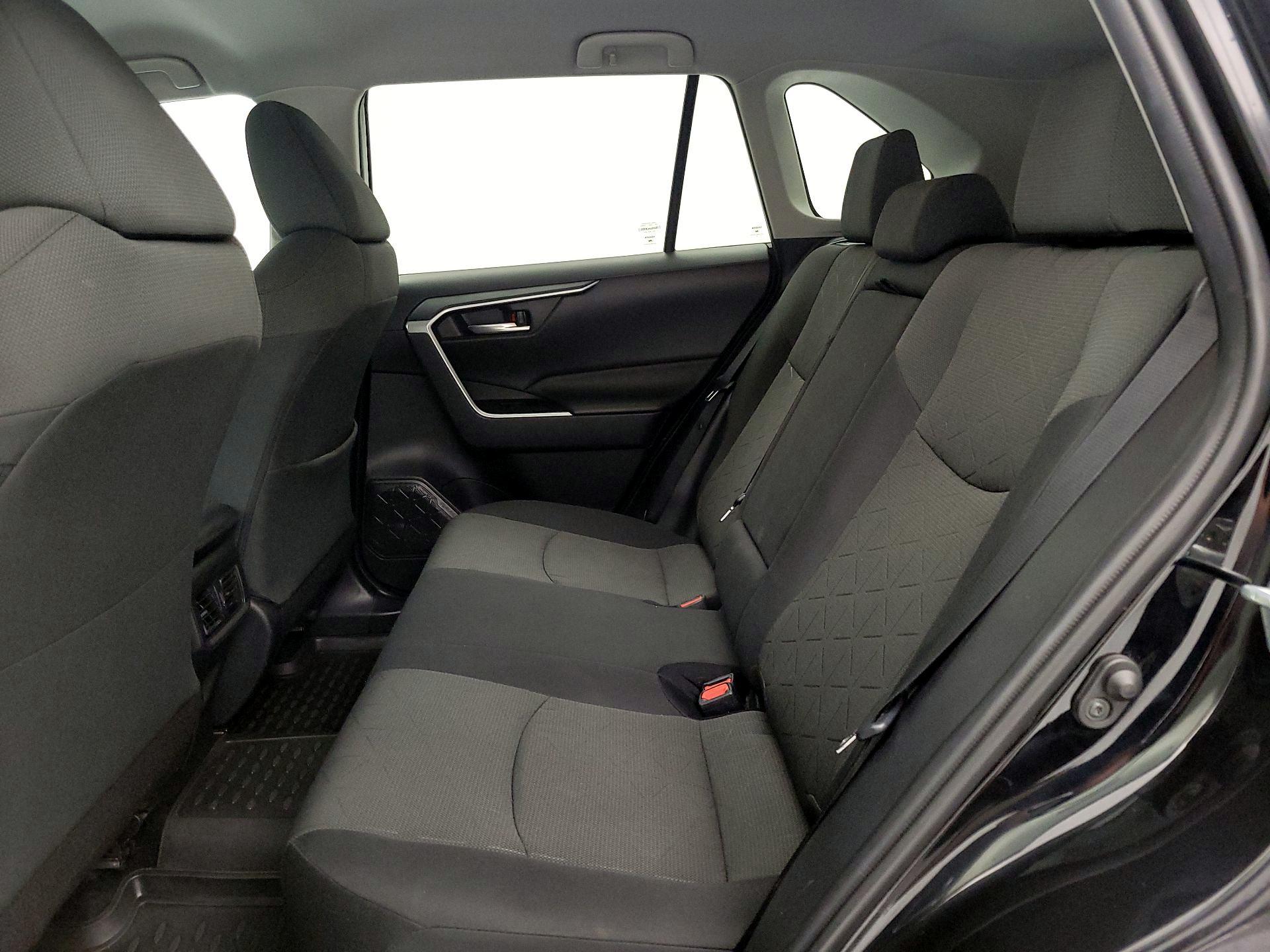 Thumbnail: 2021 Toyota RAV4 - 20
