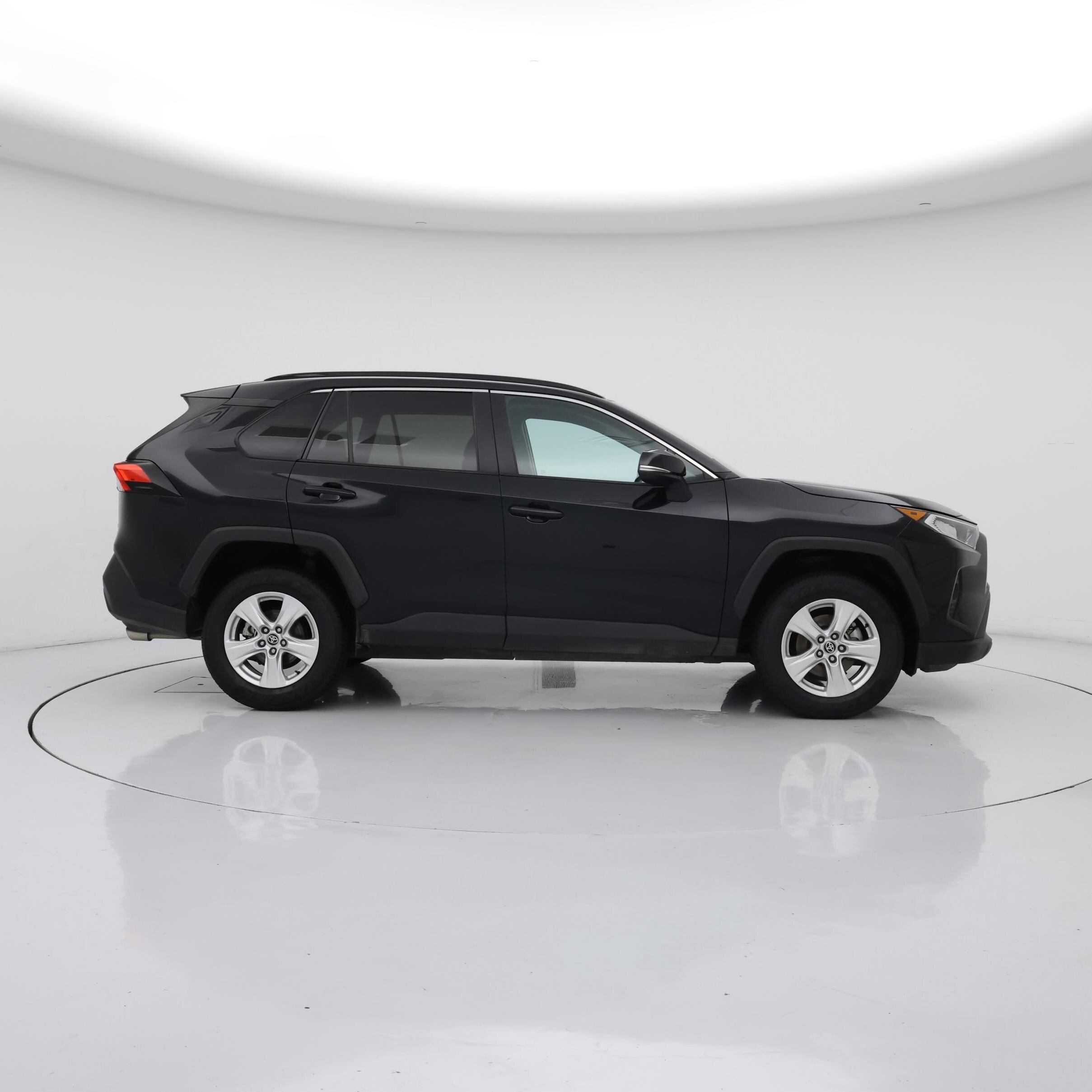 Thumbnail: 2021 Toyota RAV4 - 7