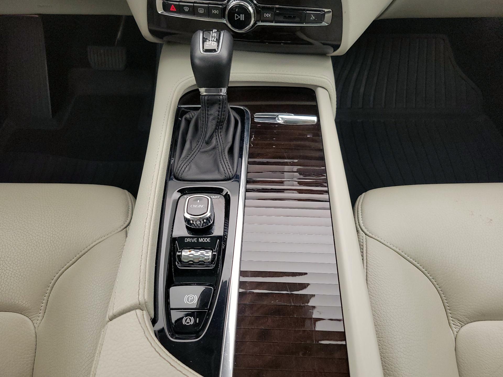 Thumbnail: 2017 Volvo XC90 - 18
