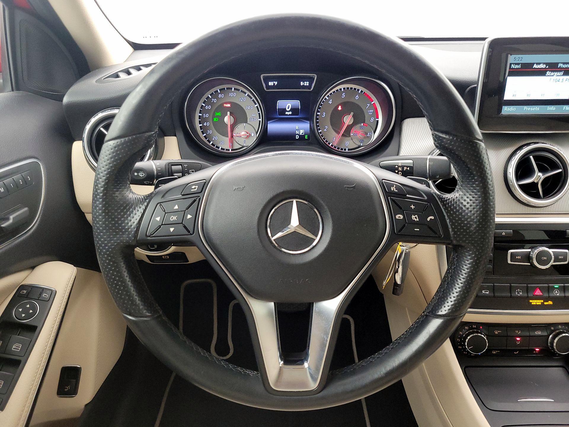 Thumbnail: 2015 Mercedes-Benz GLA - 10