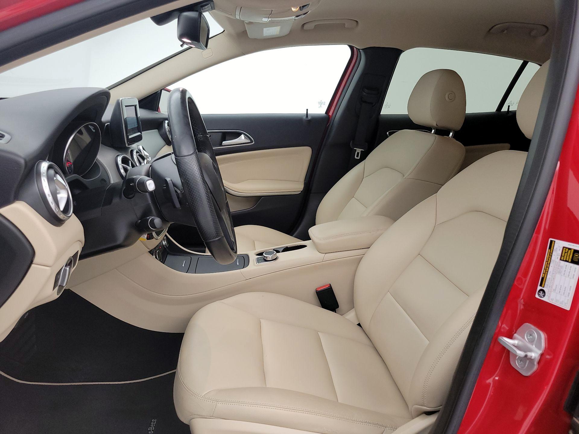 Thumbnail: 2015 Mercedes-Benz GLA - 11