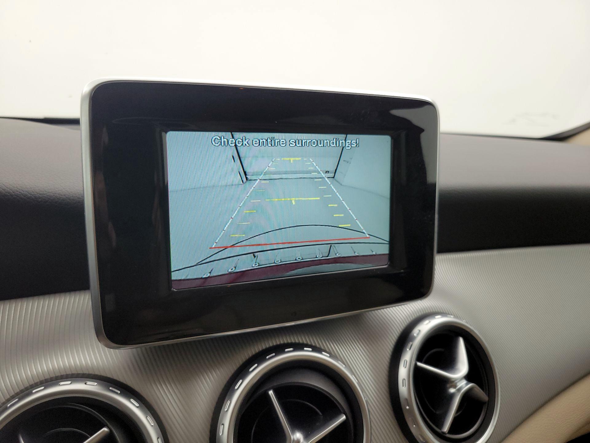 Thumbnail: 2015 Mercedes-Benz GLA - 14