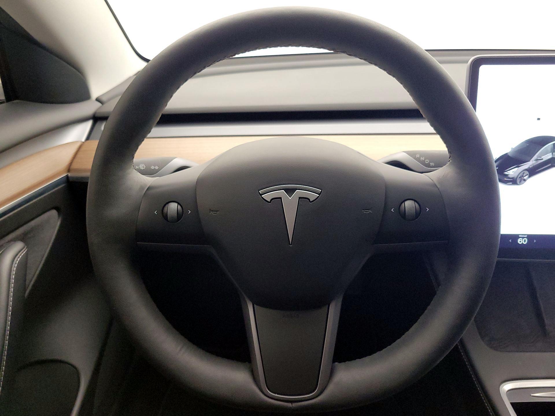 Thumbnail: 2021 Tesla Model 3 - 10