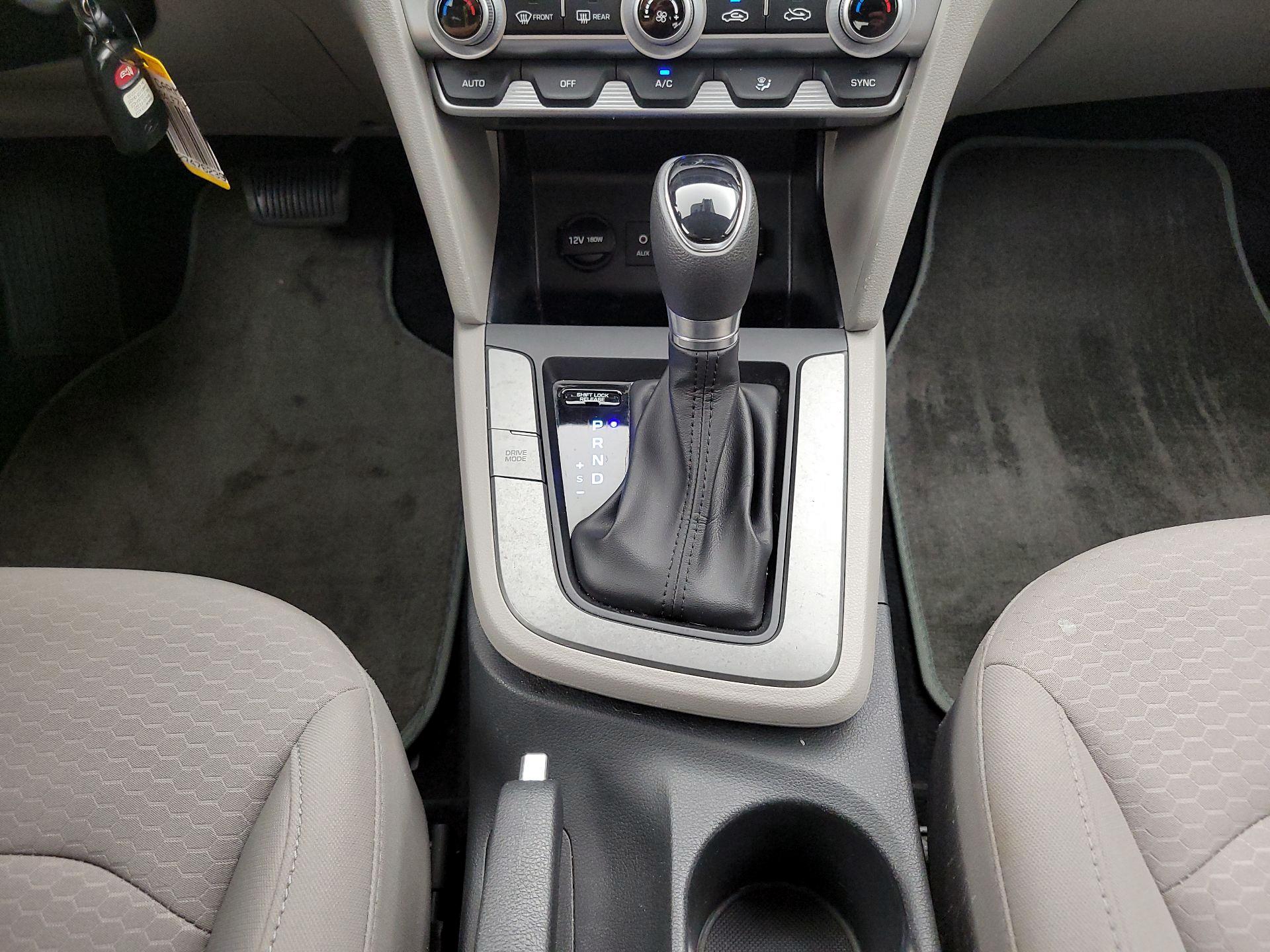 Thumbnail: 2020 Hyundai Elantra - 17