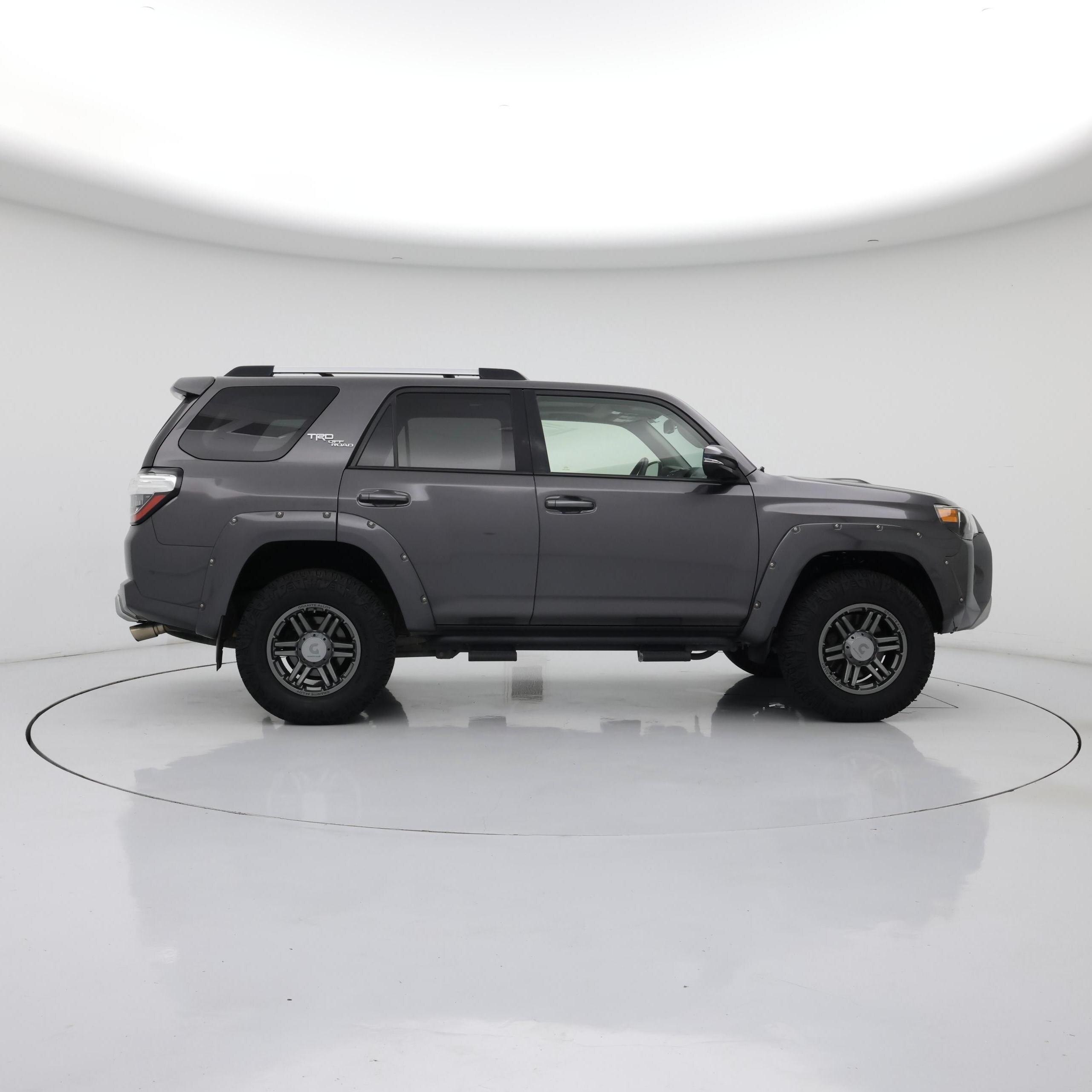 Thumbnail: 2017 Toyota 4Runner - 7