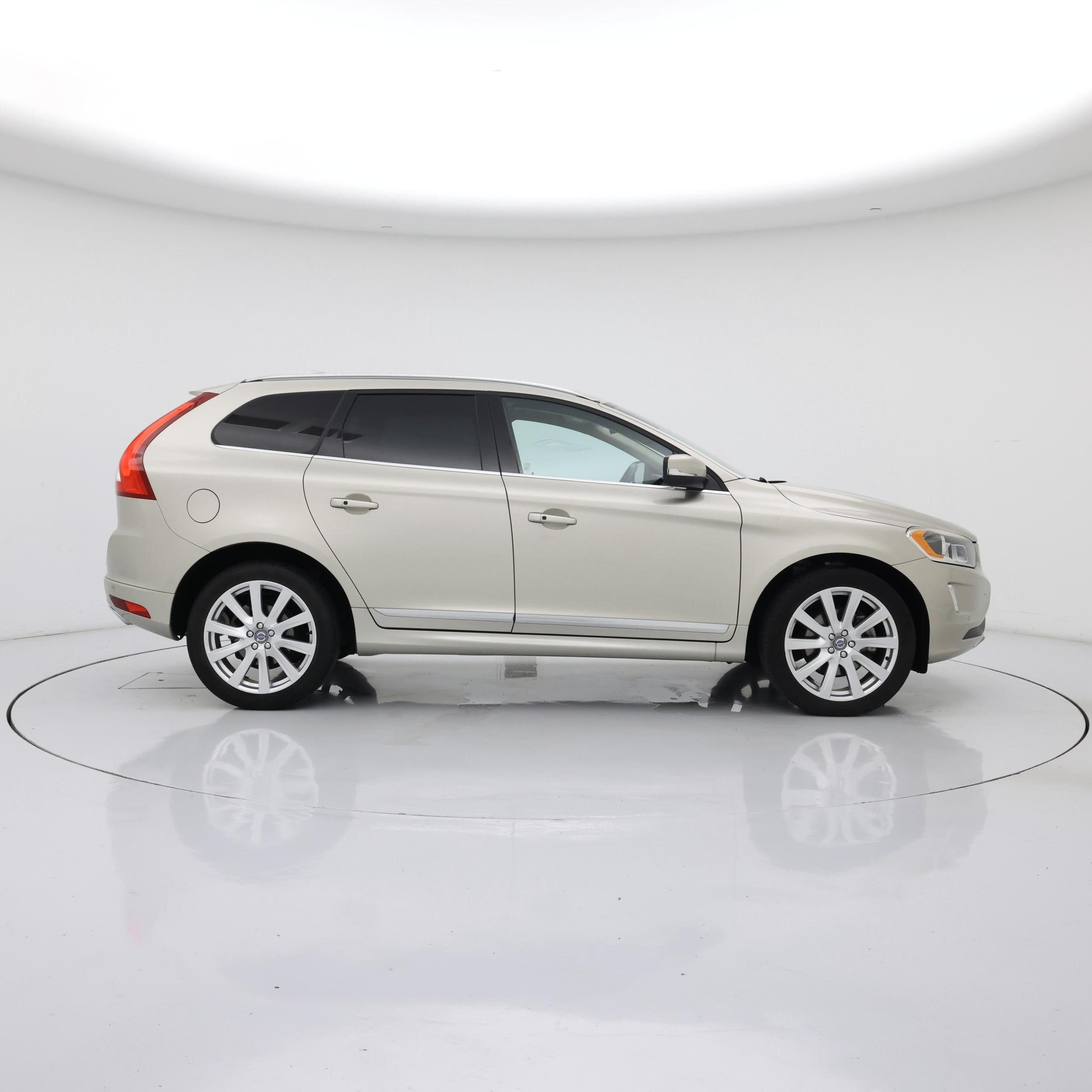 Thumbnail: 2017 Volvo XC60 - 7
