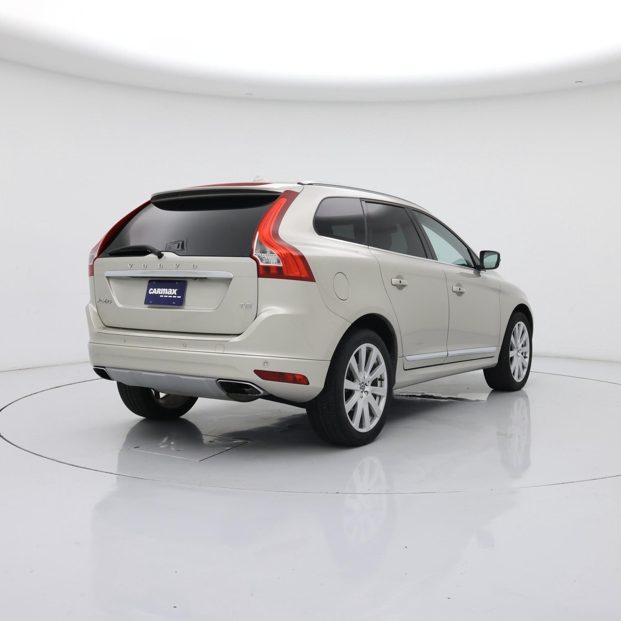 Thumbnail: 2017 Volvo XC60 - 8