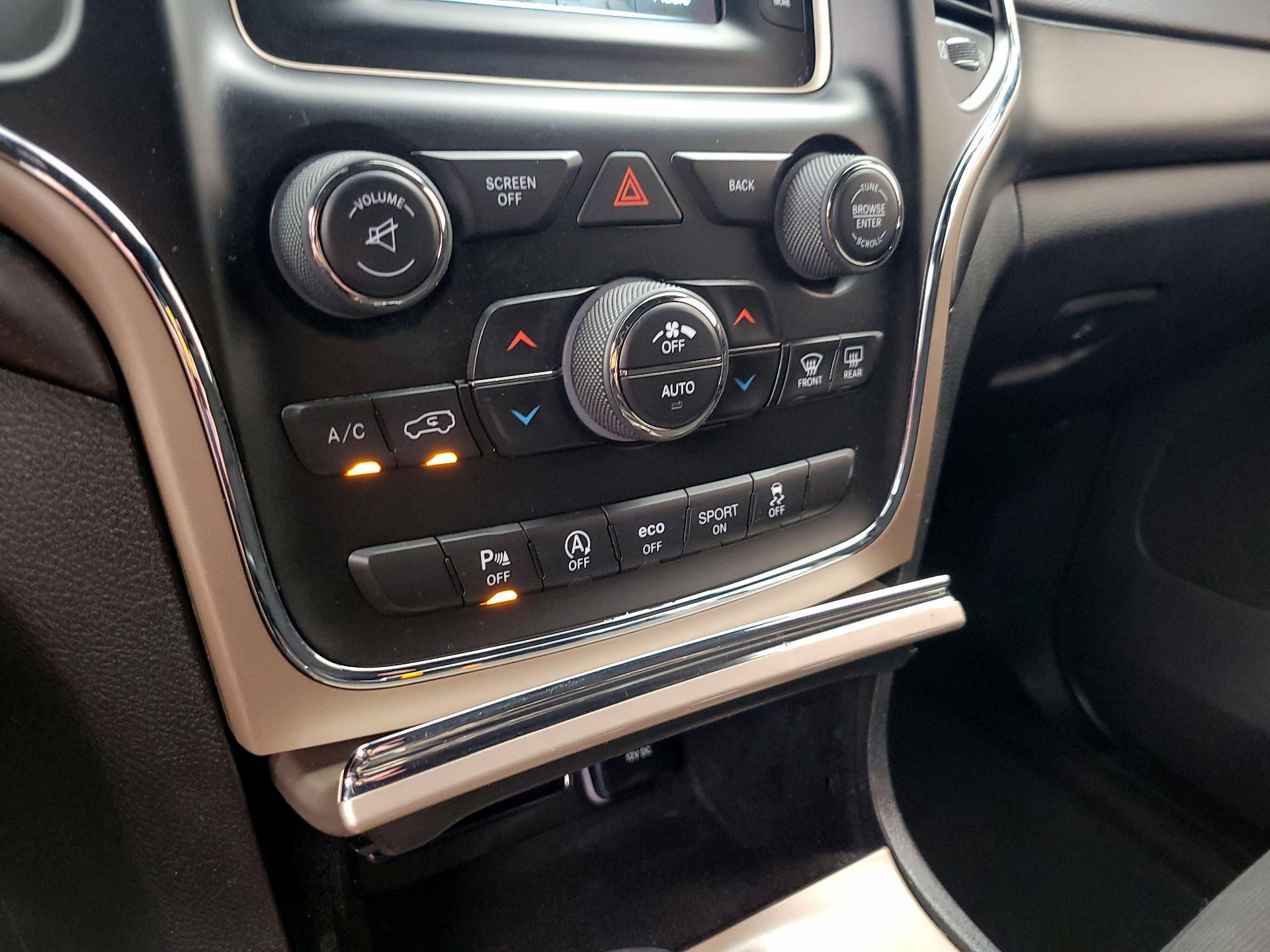 Thumbnail: 2017 Jeep Grand Cherokee - 16