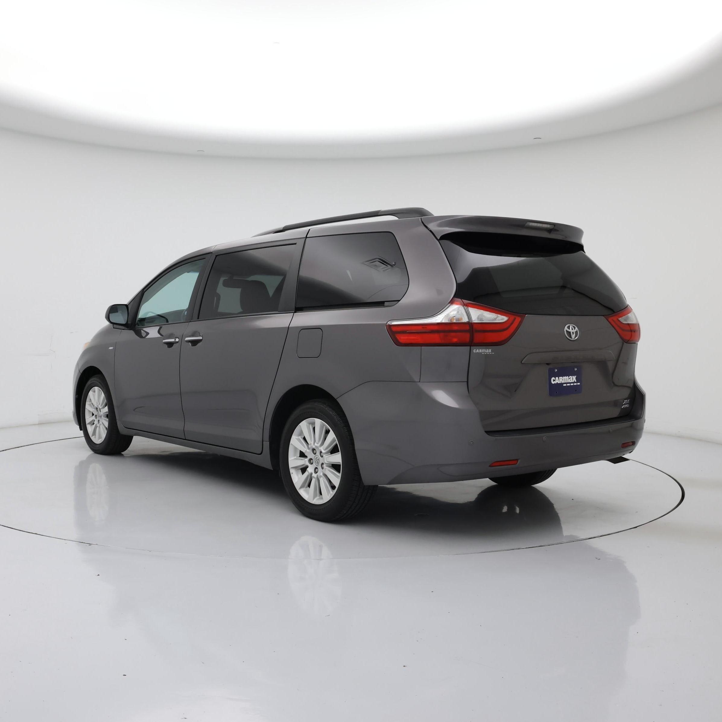 Thumbnail: 2016 Toyota Sienna - 2