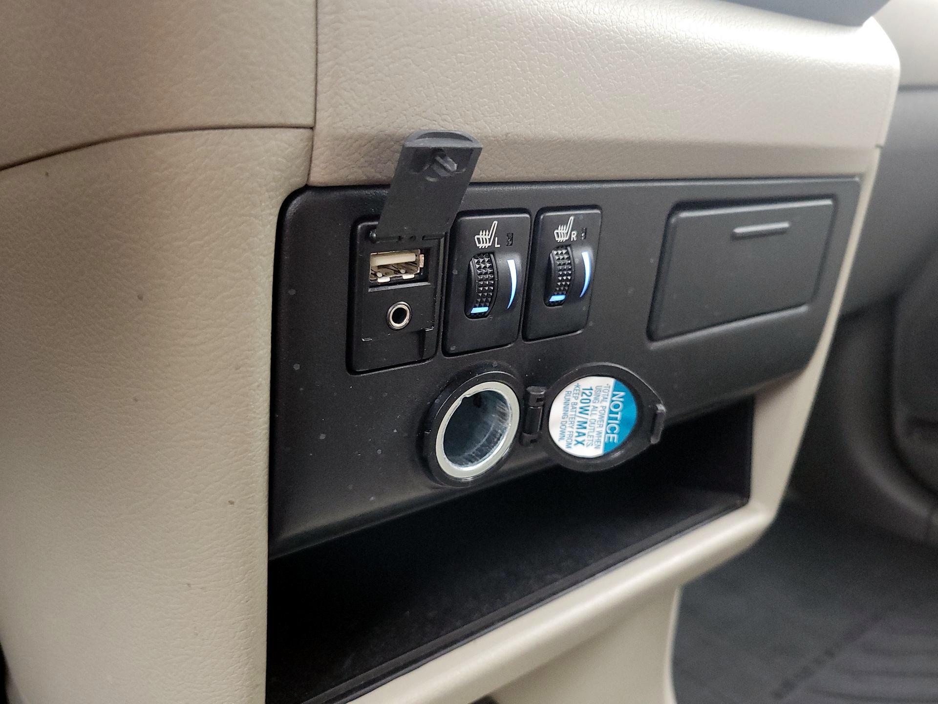 Thumbnail: 2016 Toyota Sienna - 19