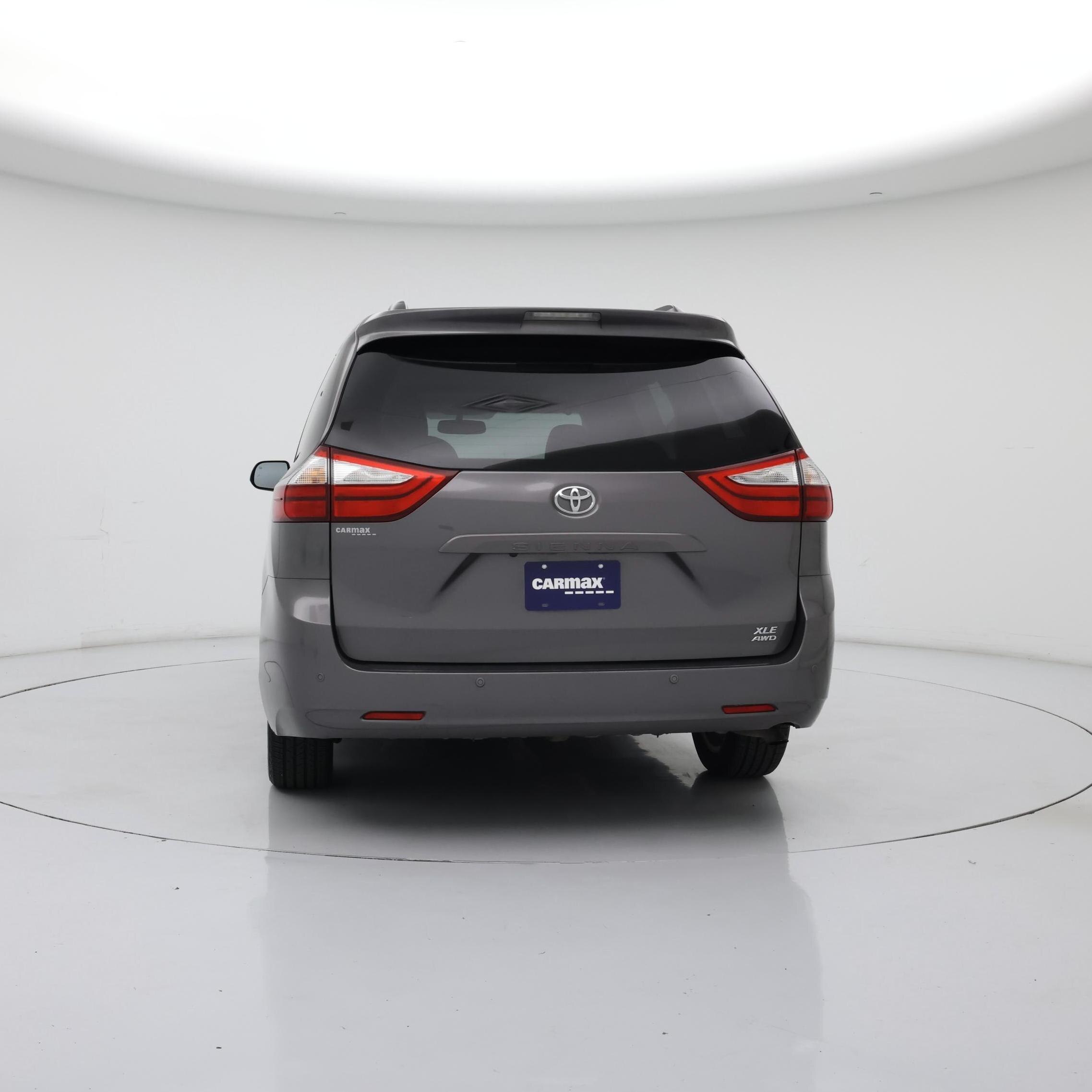 Thumbnail: 2016 Toyota Sienna - 6