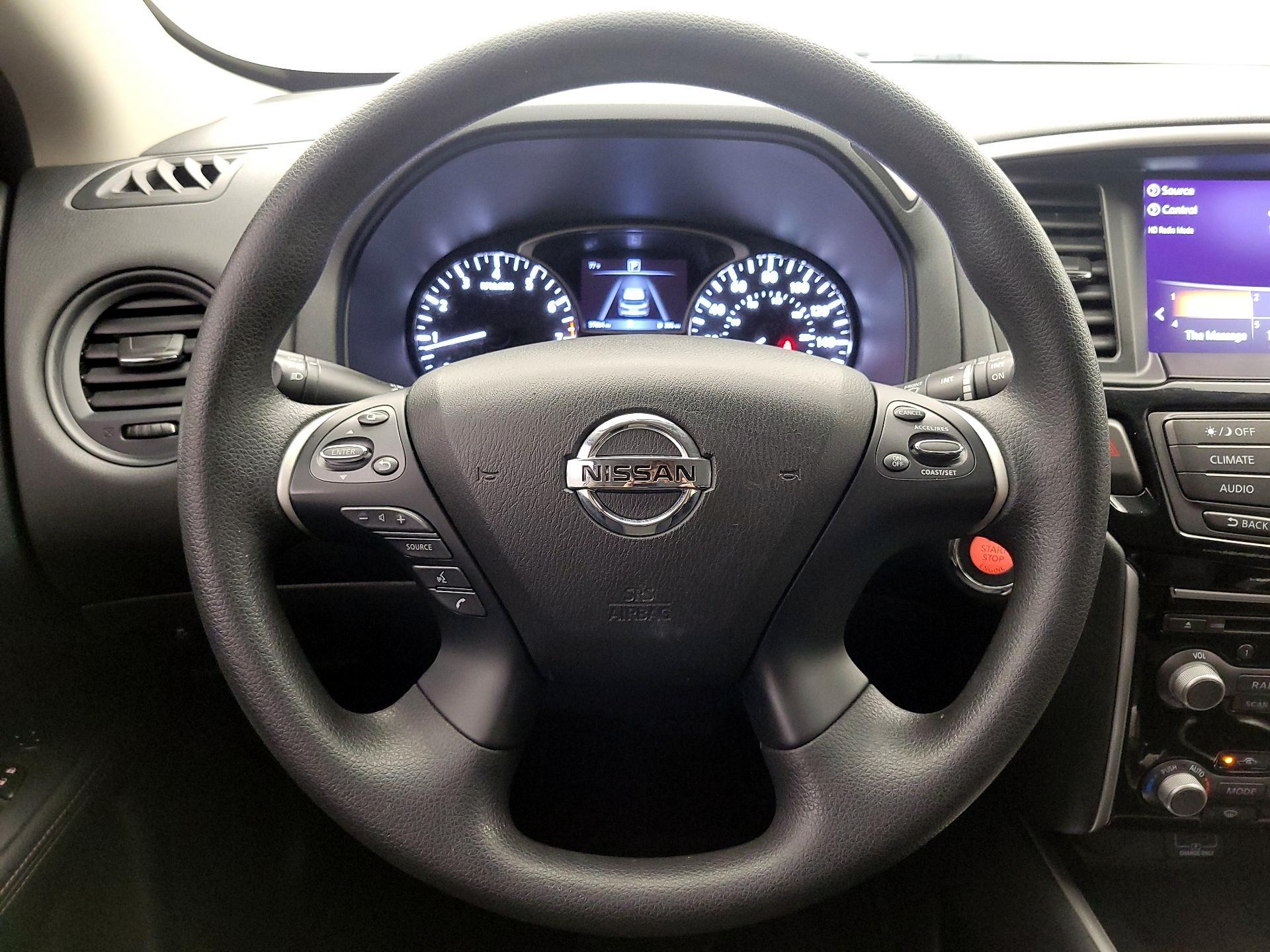 Thumbnail: 2020 Nissan Pathfinder - 10