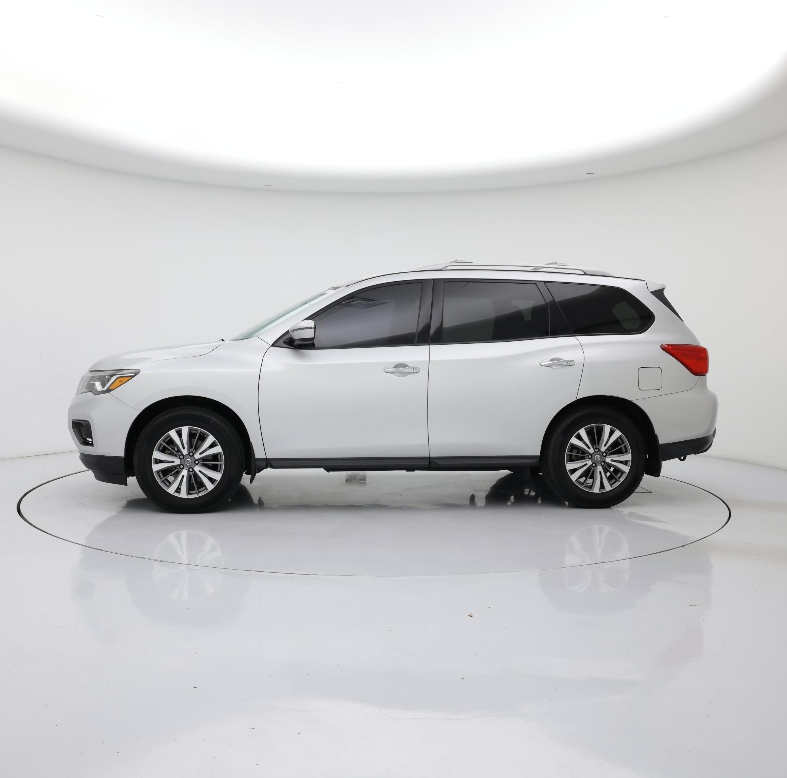 Thumbnail: 2020 Nissan Pathfinder - 3