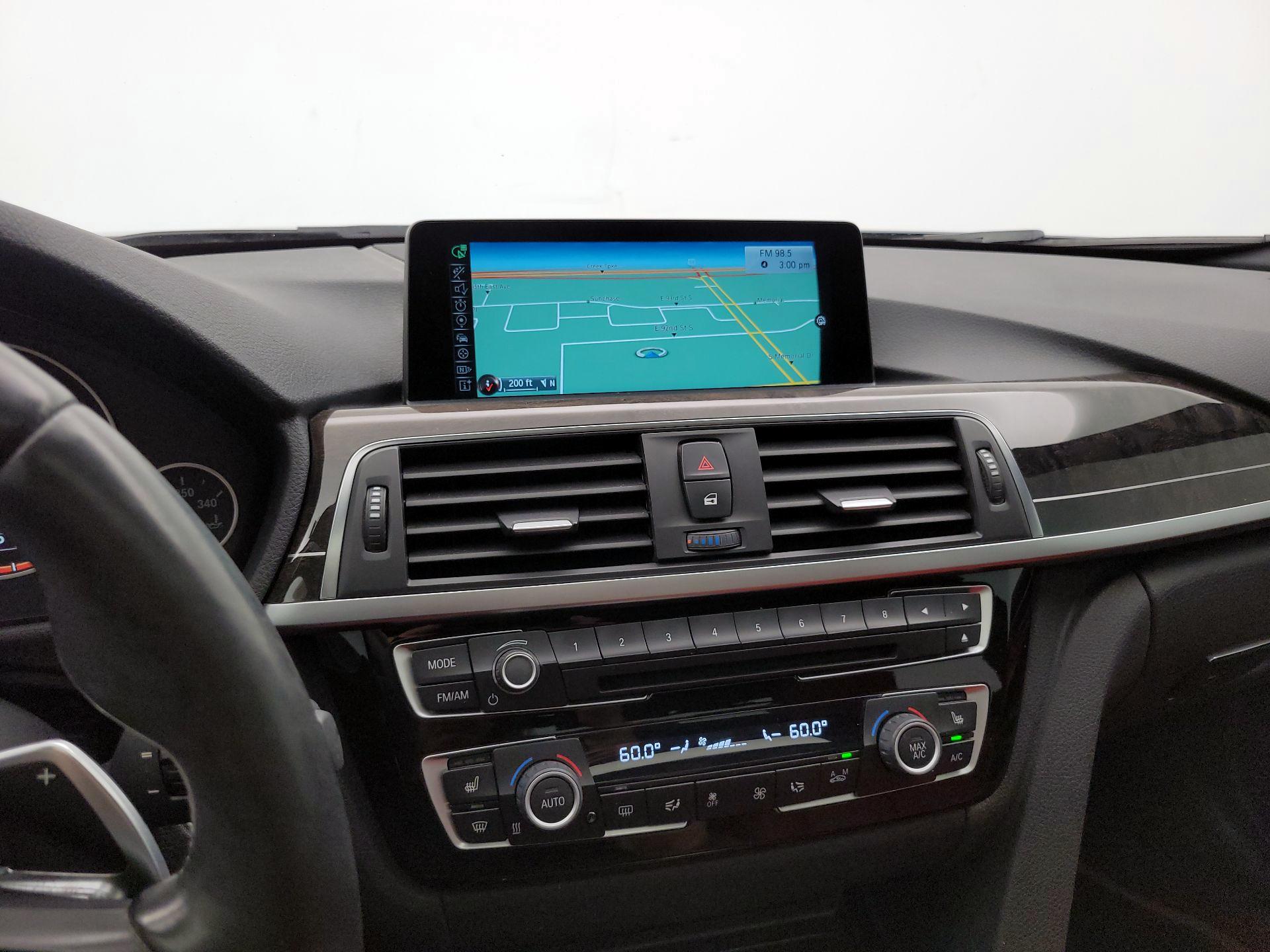 Thumbnail: 2016 BMW 3 Series - 14