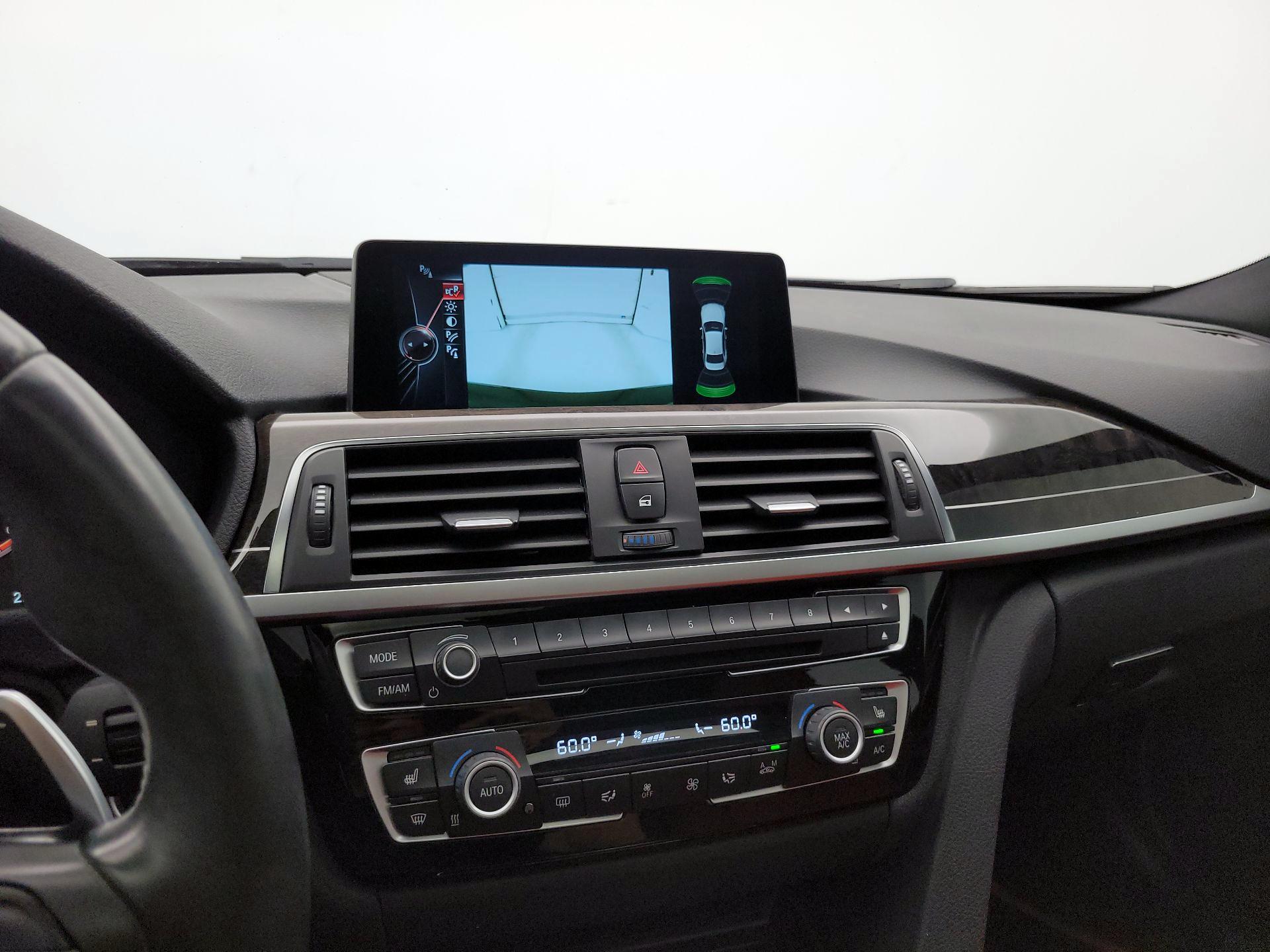 Thumbnail: 2016 BMW 3 Series - 15
