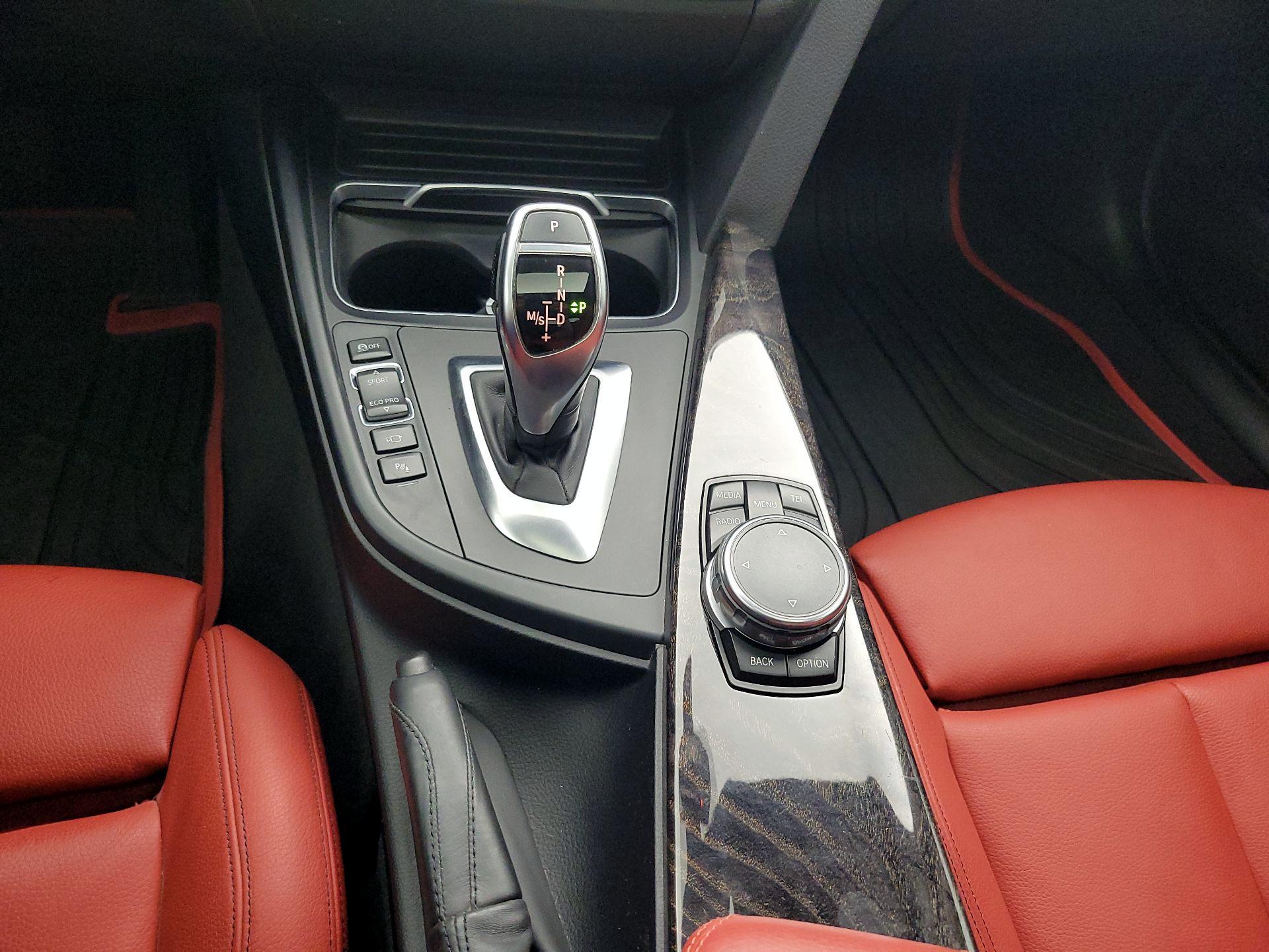 Thumbnail: 2016 BMW 3 Series - 18