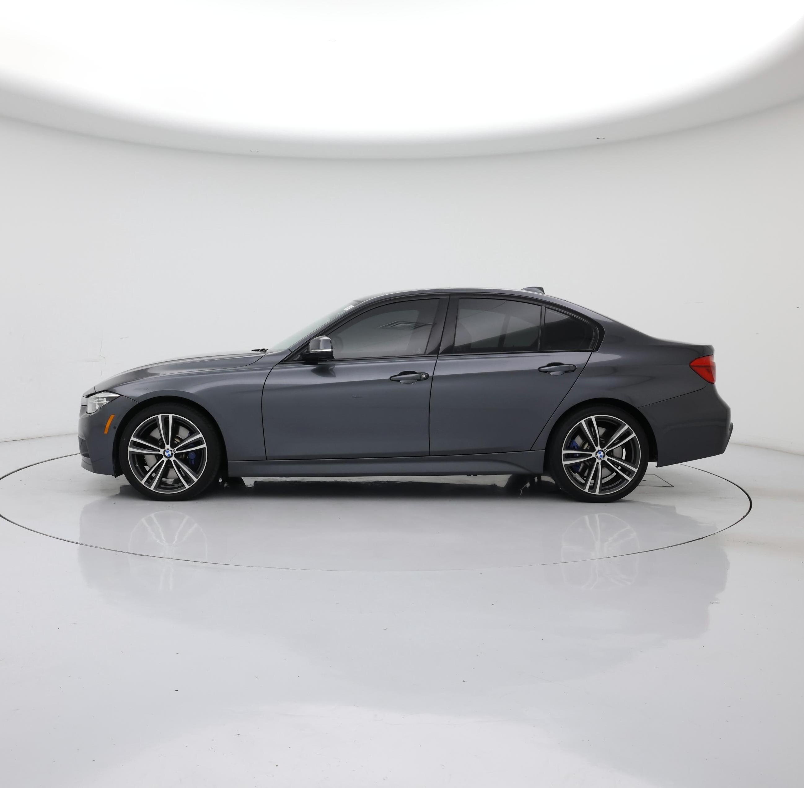 Thumbnail: 2016 BMW 3 Series - 3