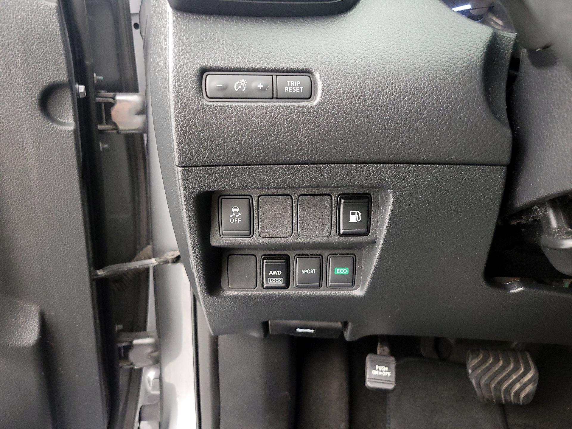 Thumbnail: 2018 Nissan Rogue - 13