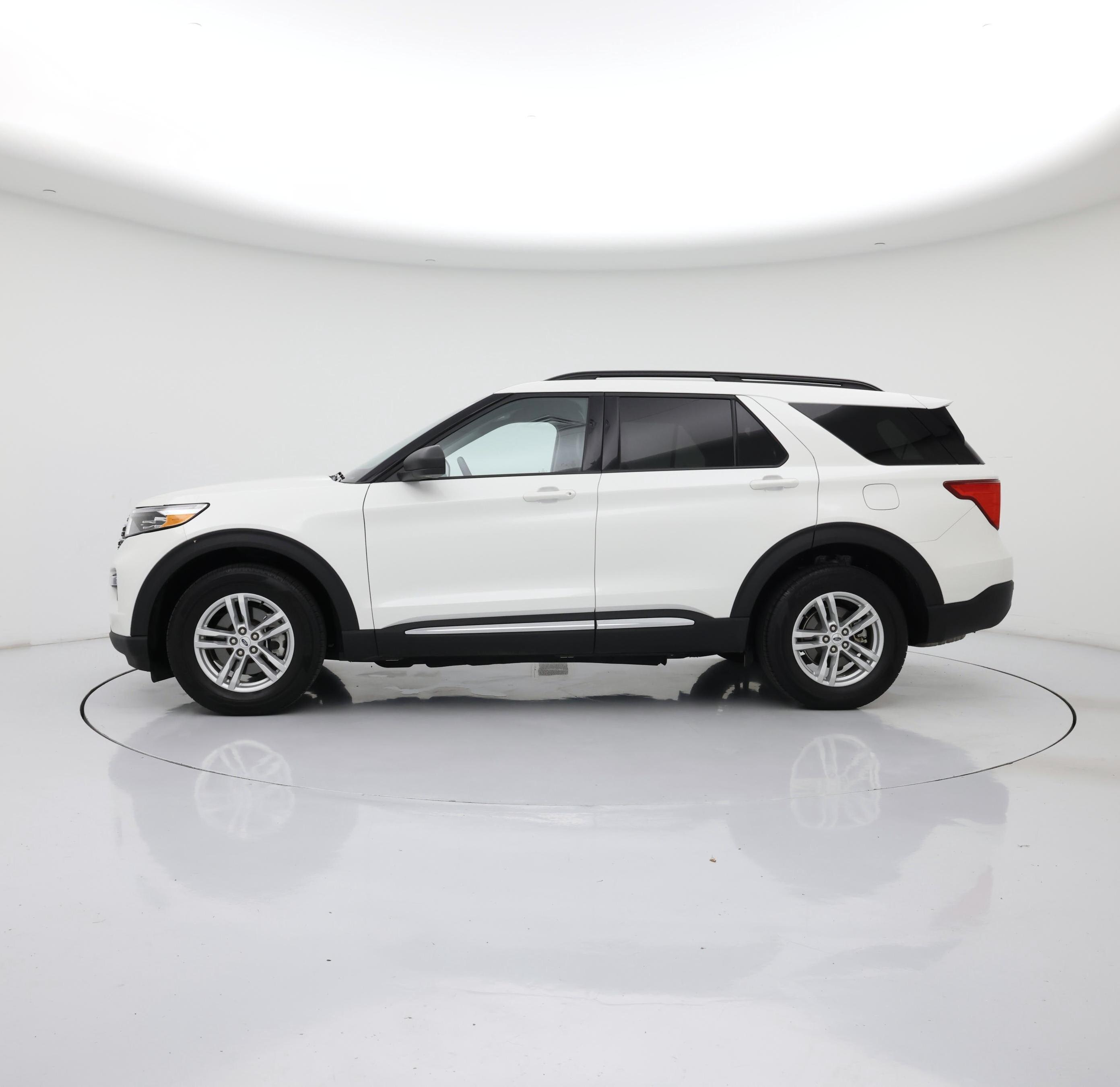 Thumbnail: 2022 Ford Explorer - 3